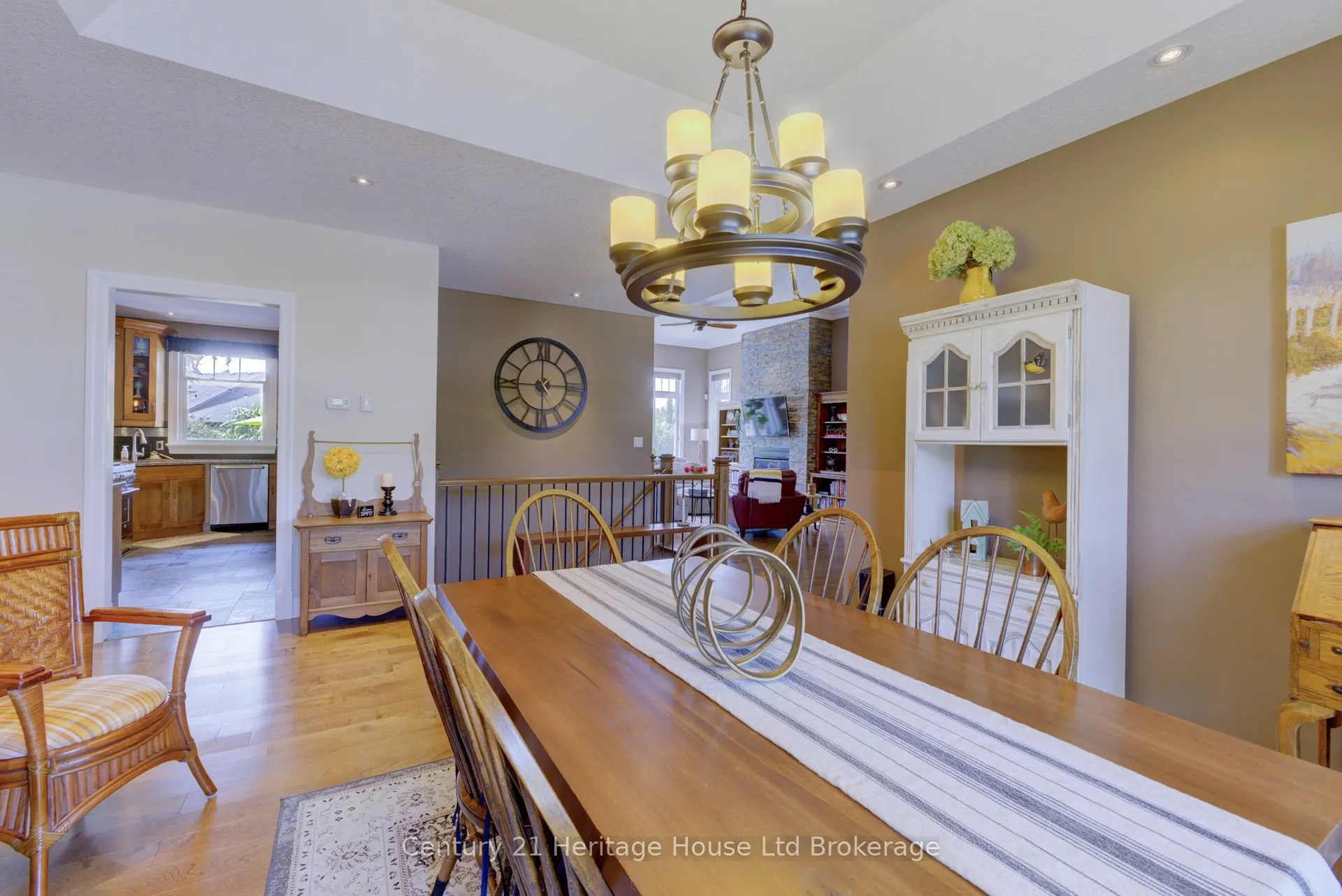 563 Lakeview Drive