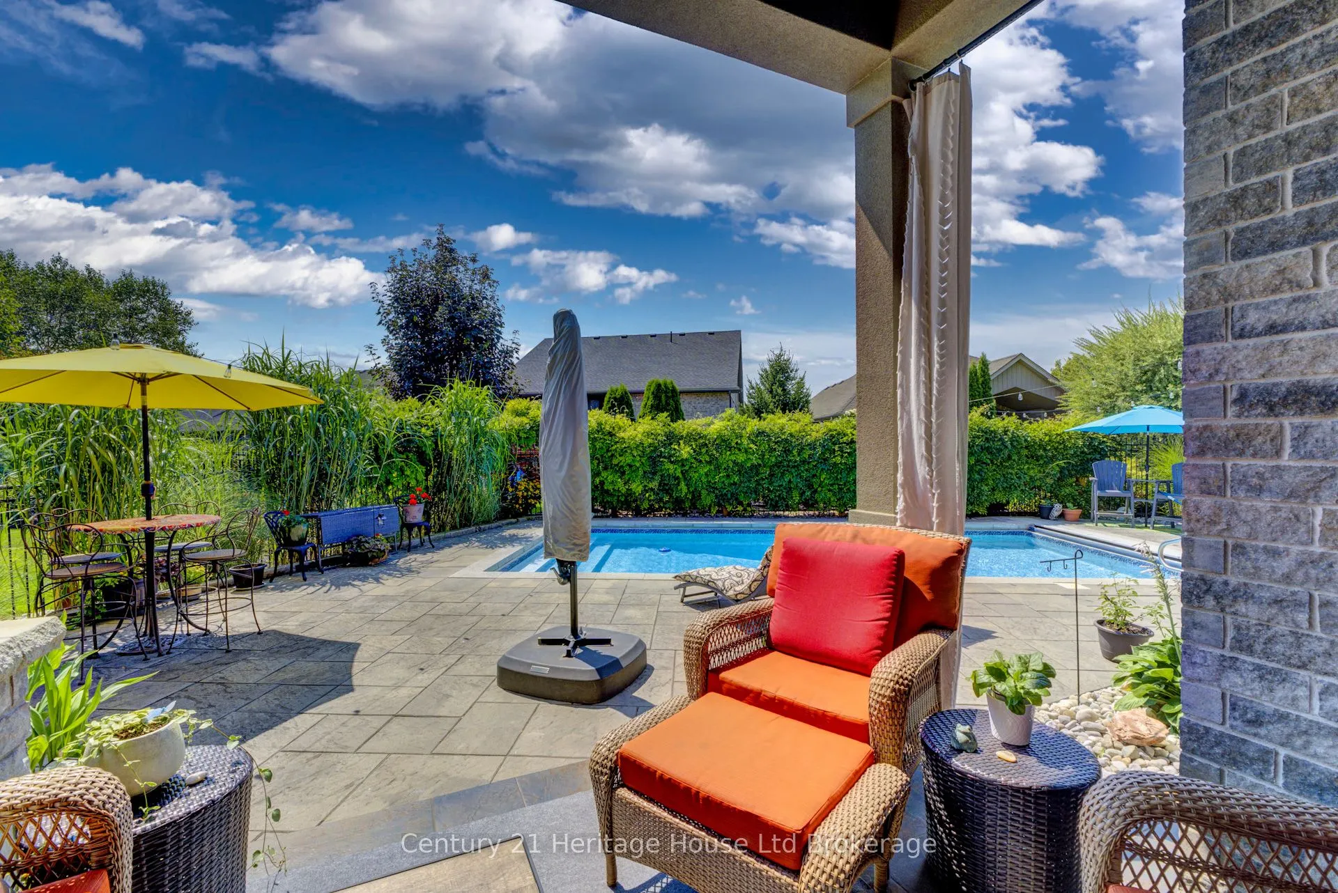 563 Lakeview Drive
