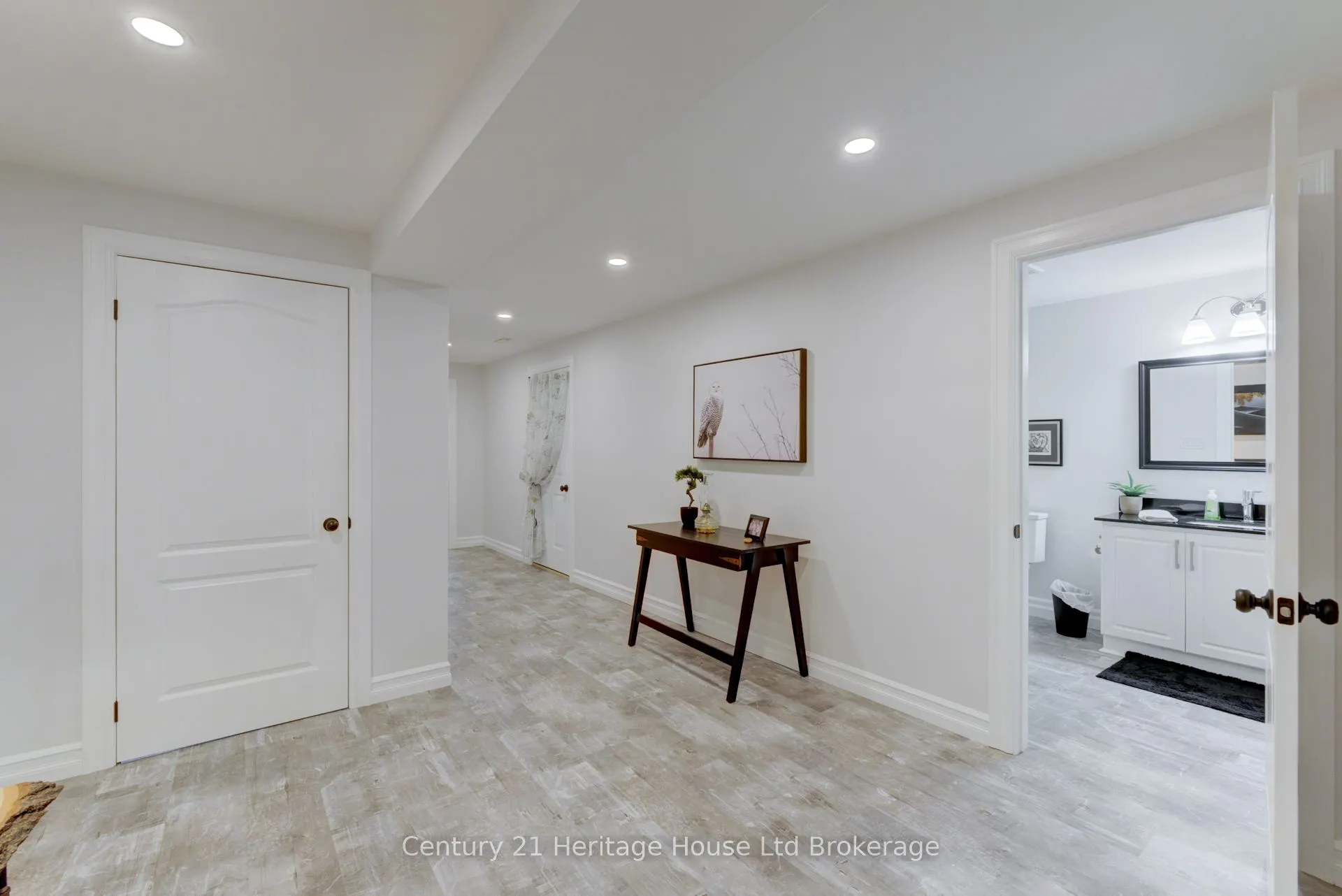 563 Lakeview Drive