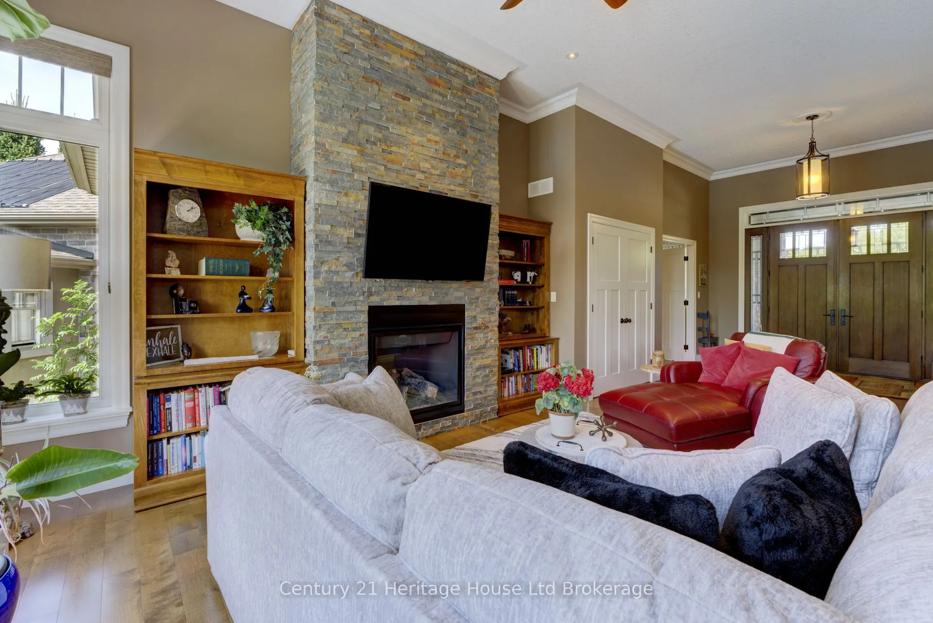 563 Lakeview Drive