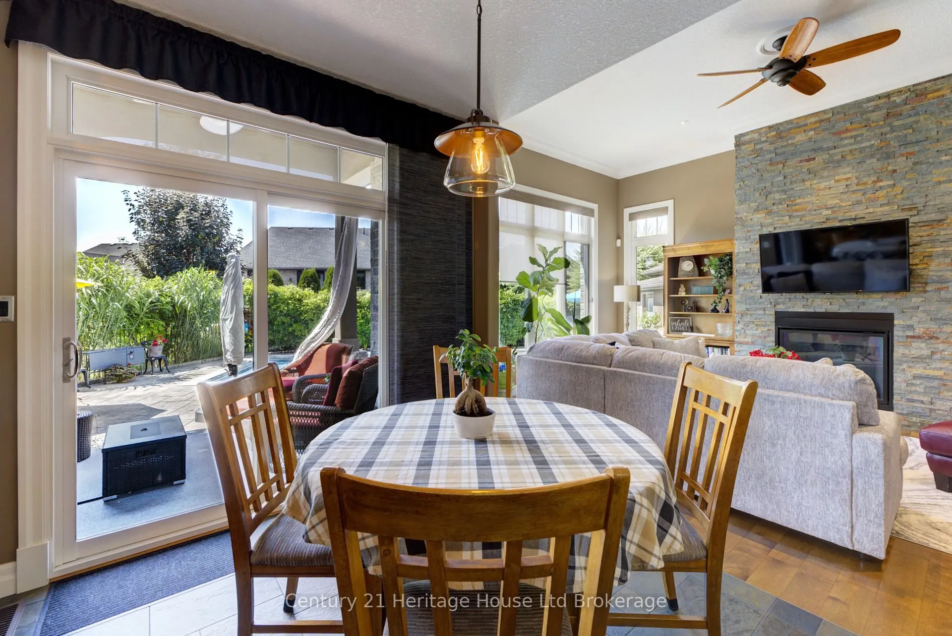 563 Lakeview Drive