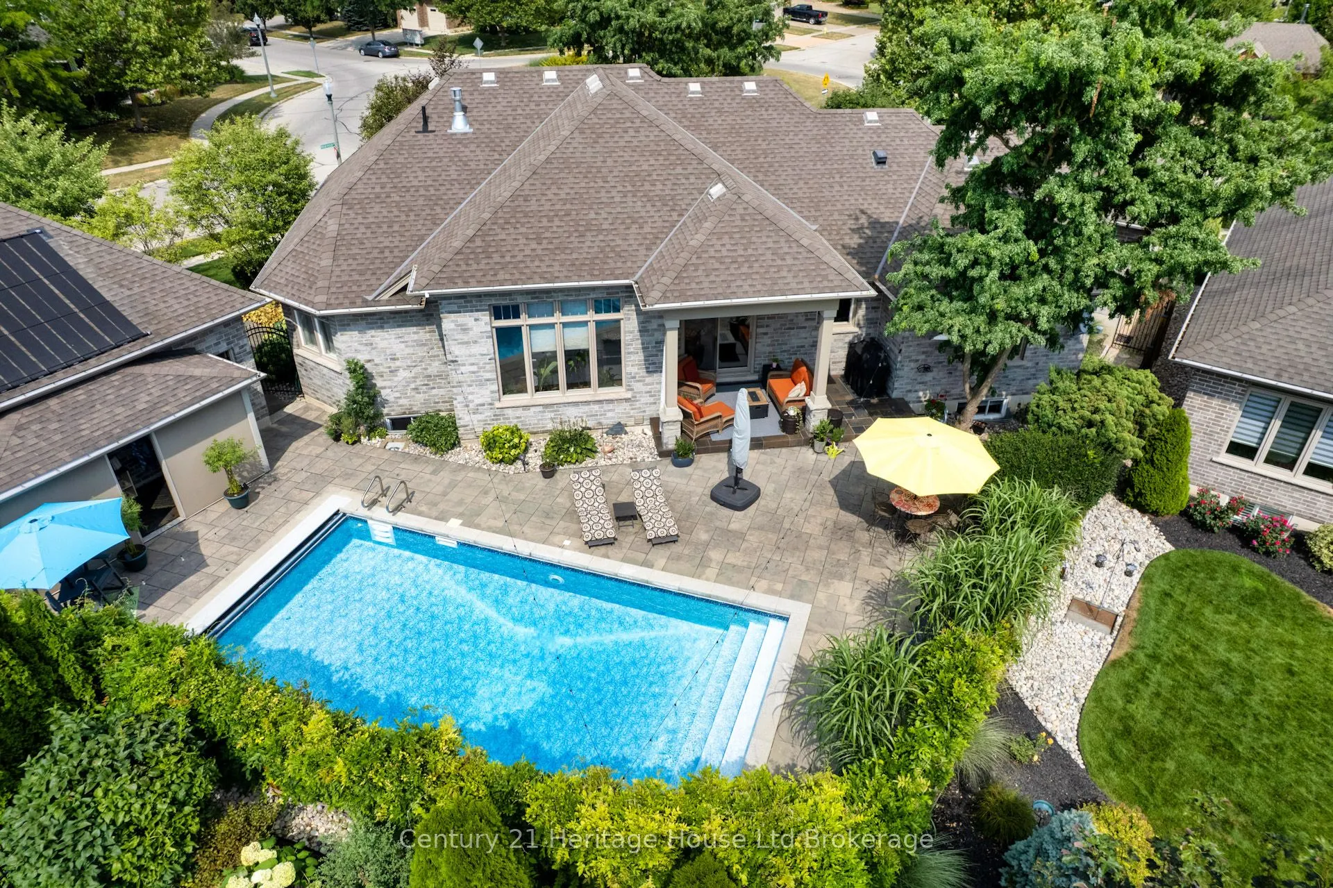 563 Lakeview Drive