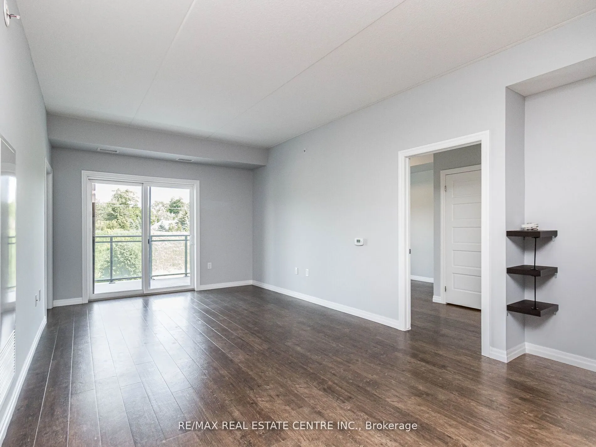35 Kingsbury Square N, #222