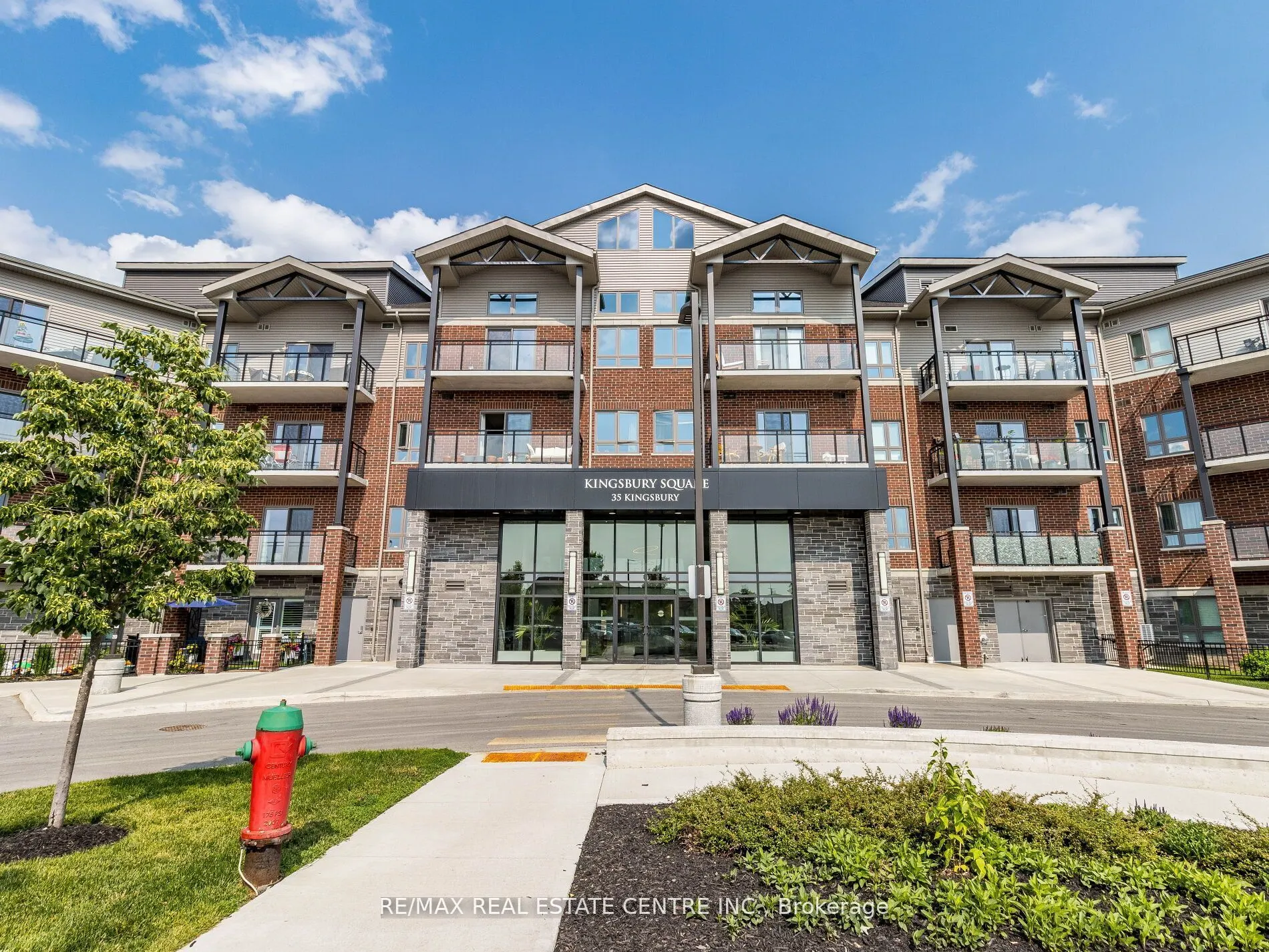 35 Kingsbury Square N, #222