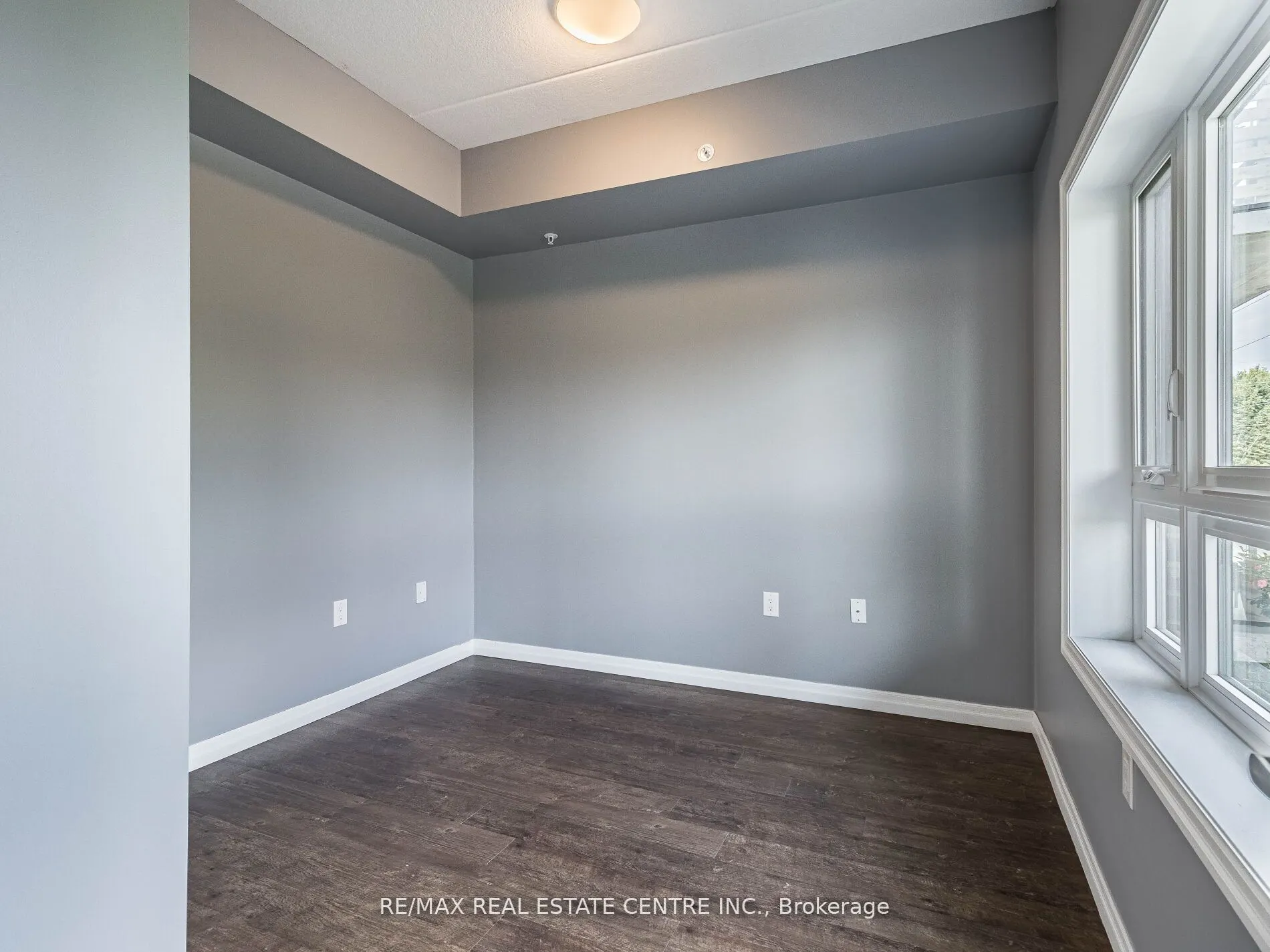 35 Kingsbury Square N, #222