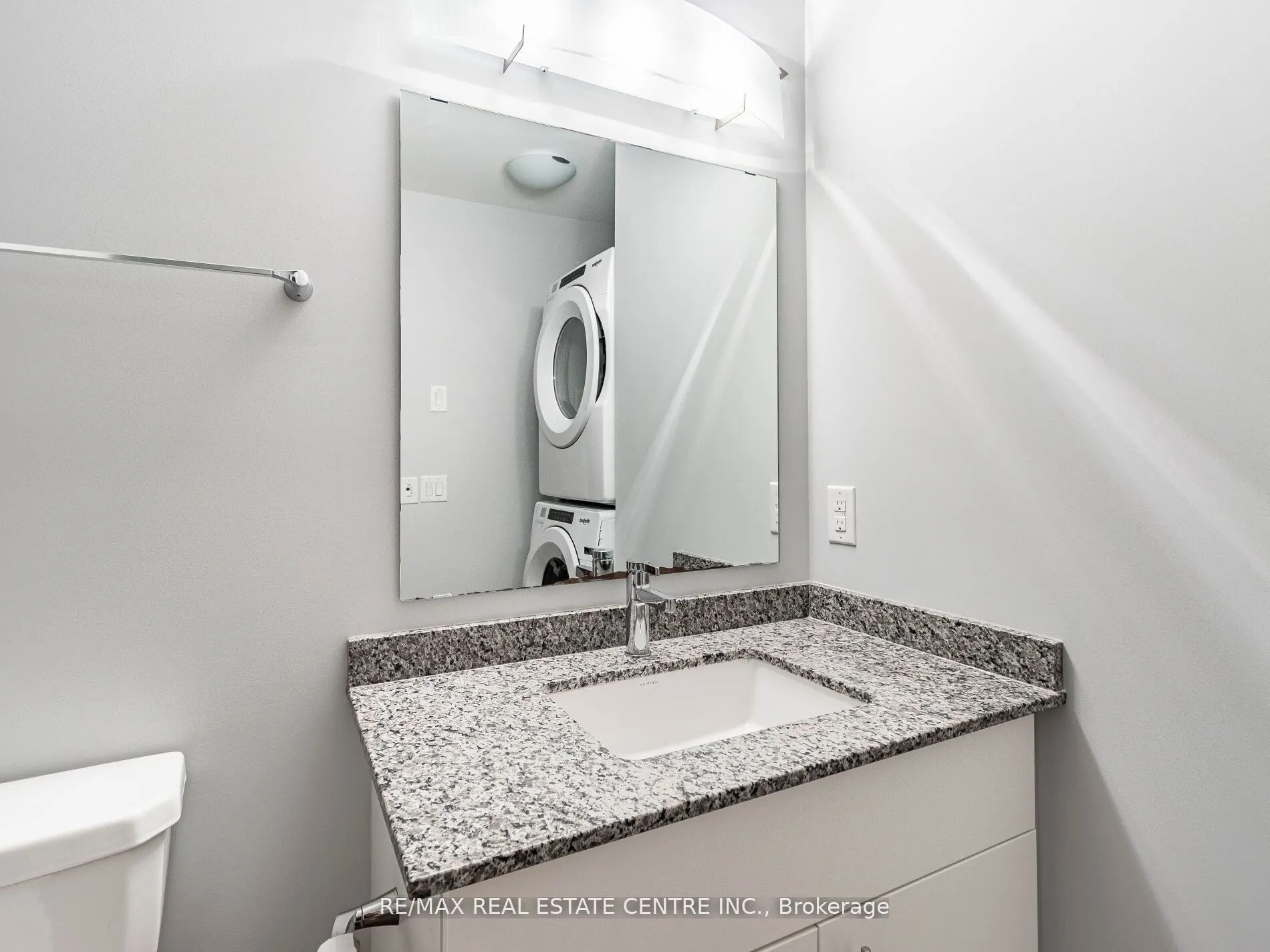 35 Kingsbury Square N, #222