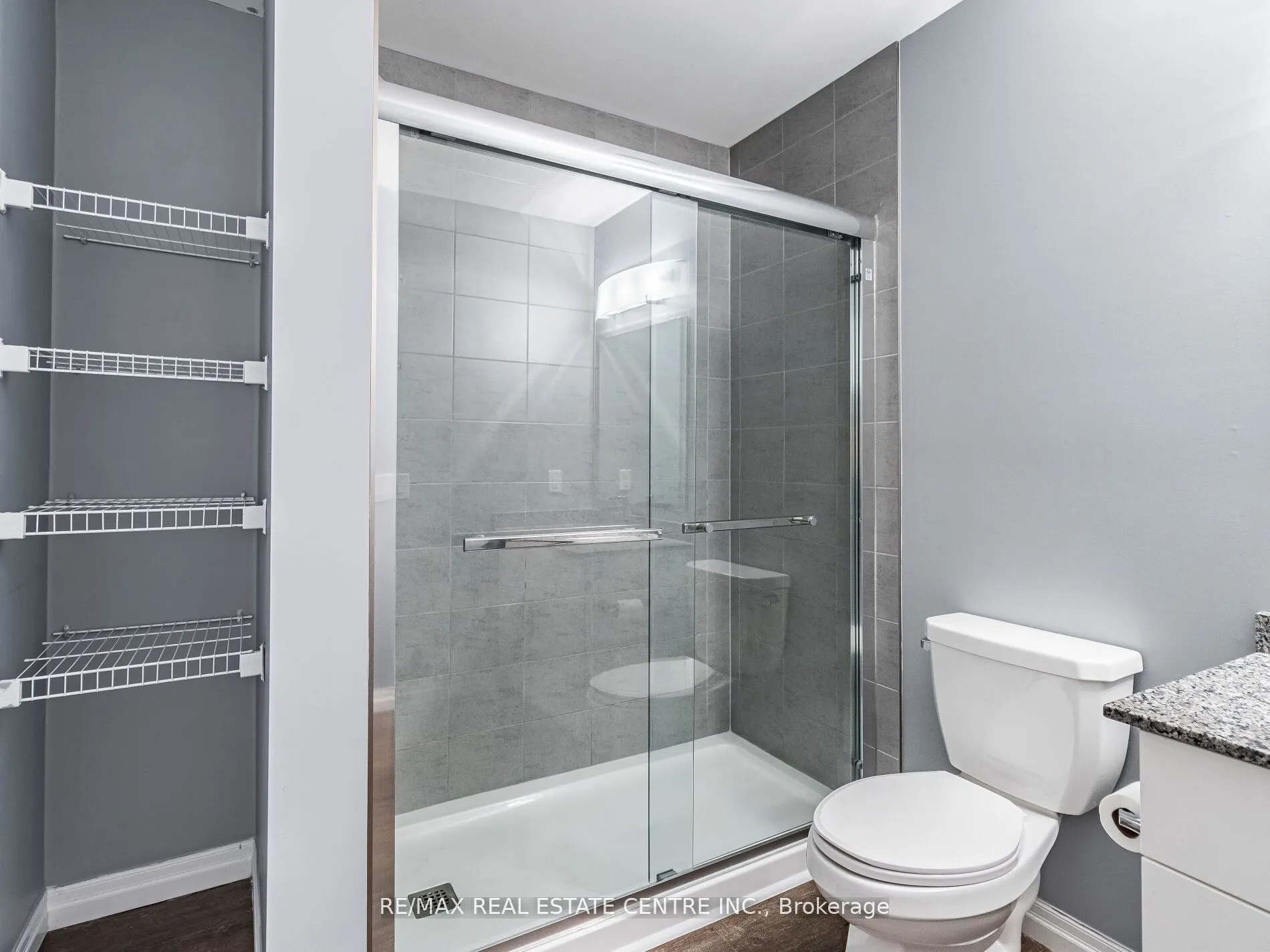 35 Kingsbury Square N, #222