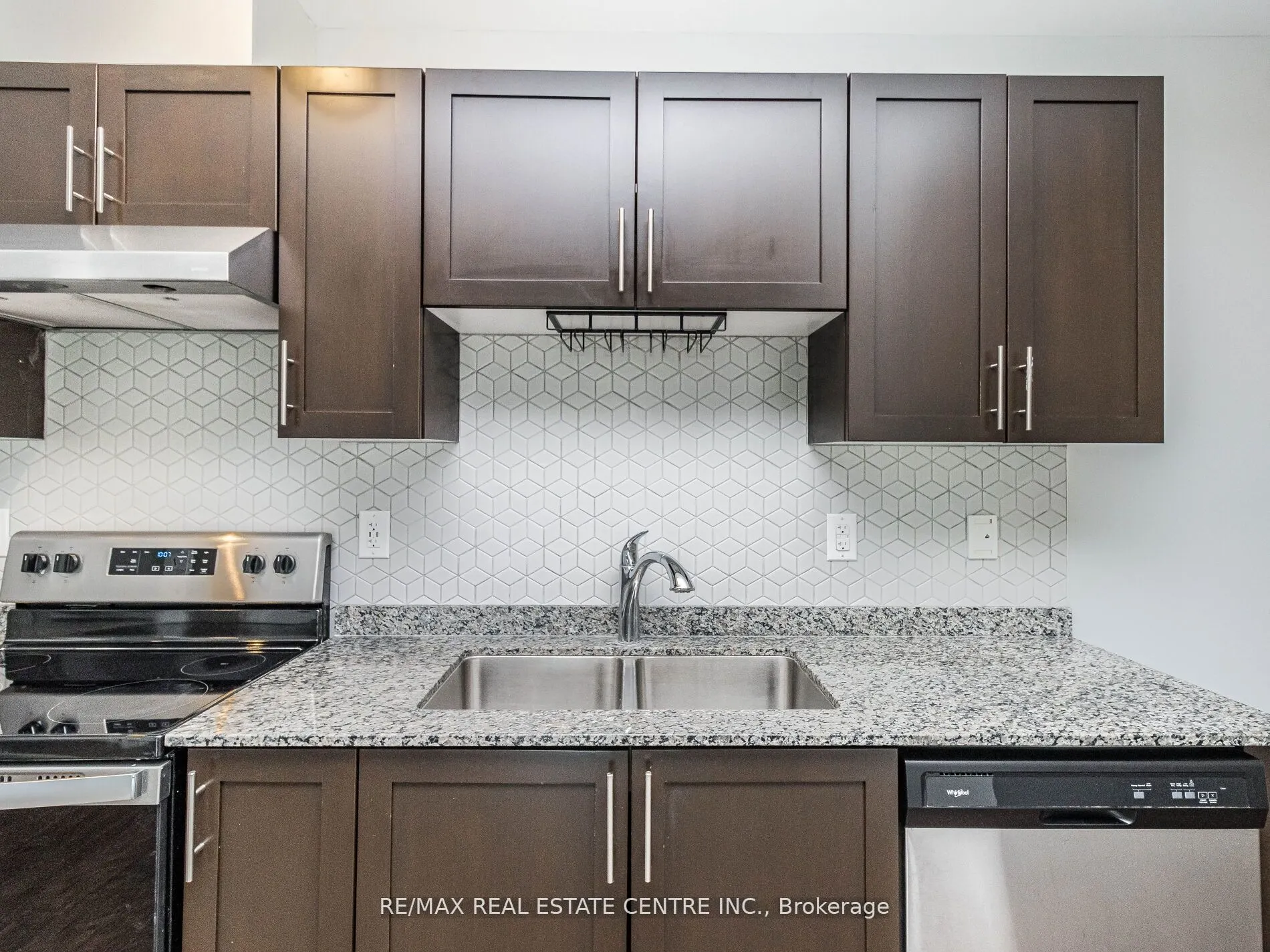 35 Kingsbury Square N, #222