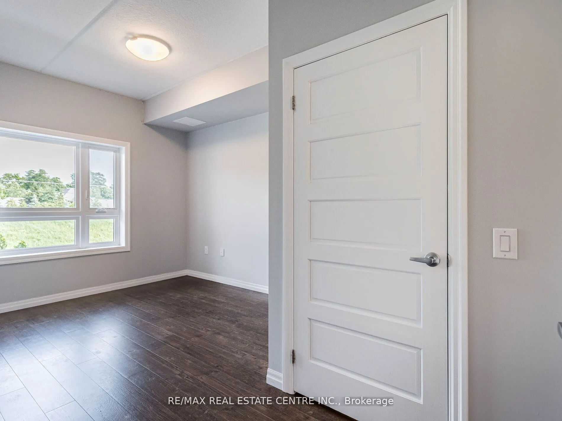 35 Kingsbury Square N, #222