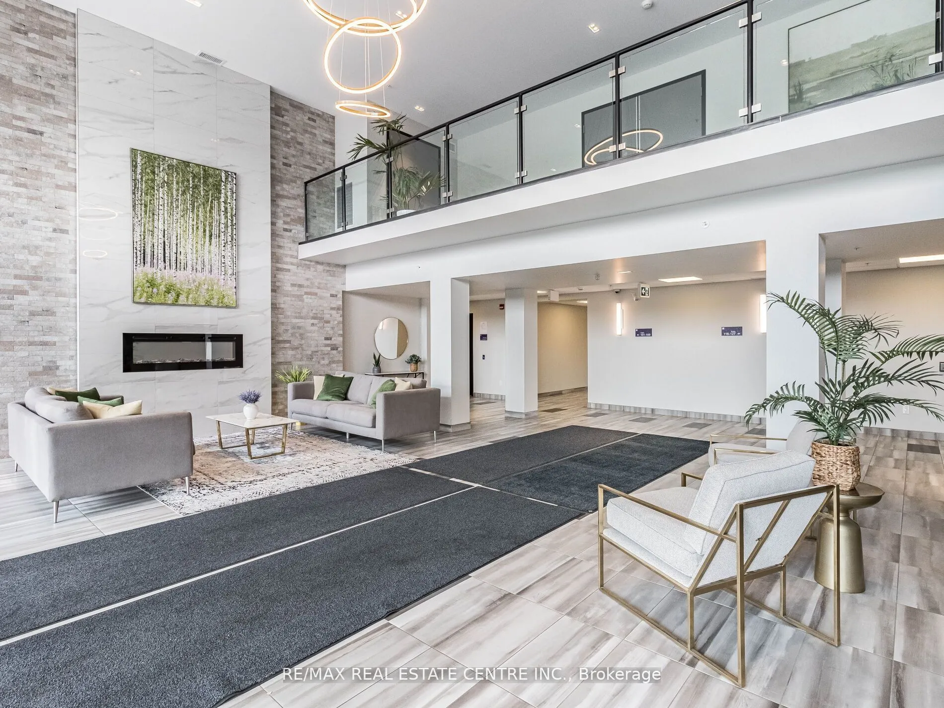 35 Kingsbury Square N, #222