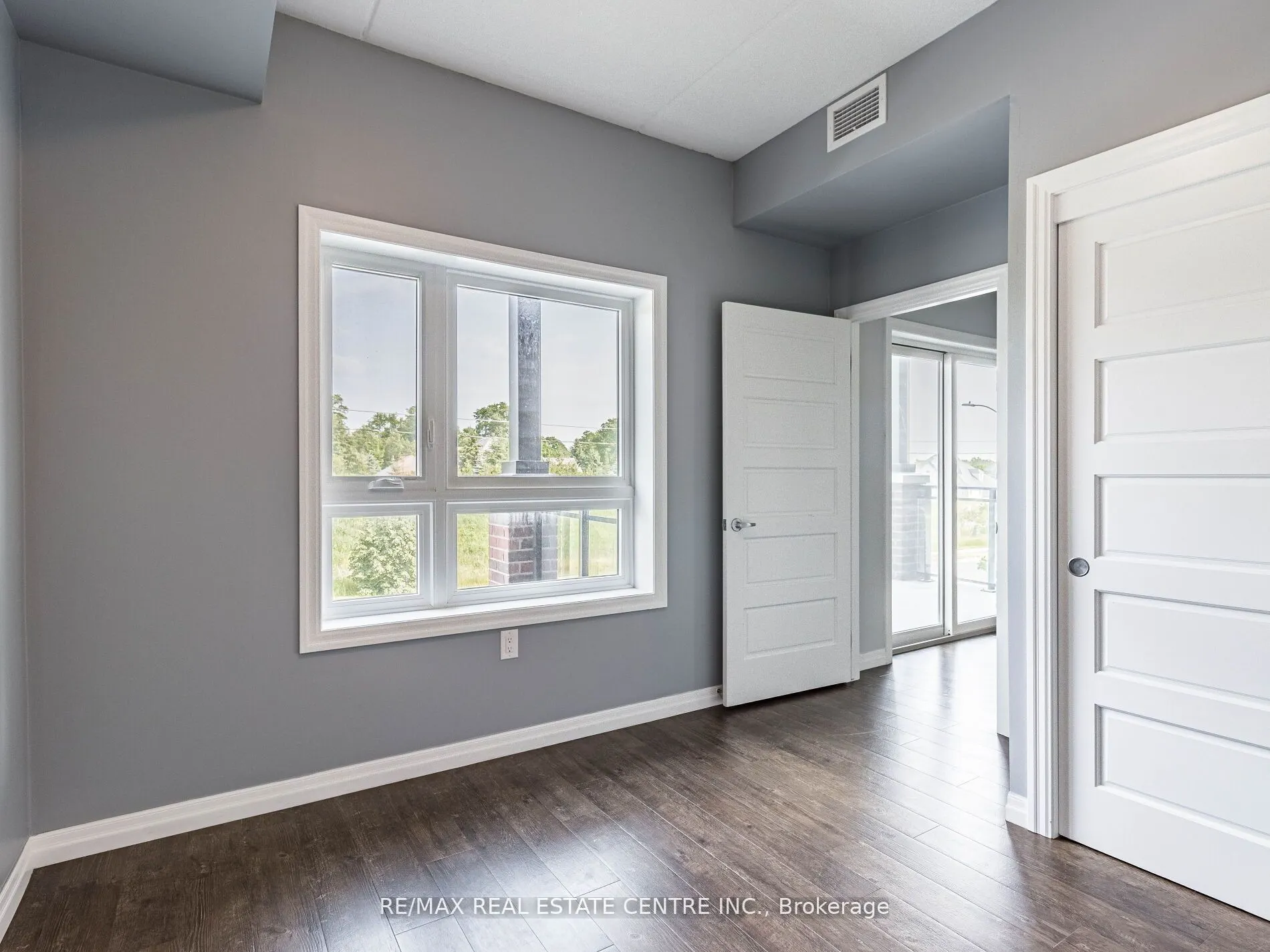 35 Kingsbury Square N, #222