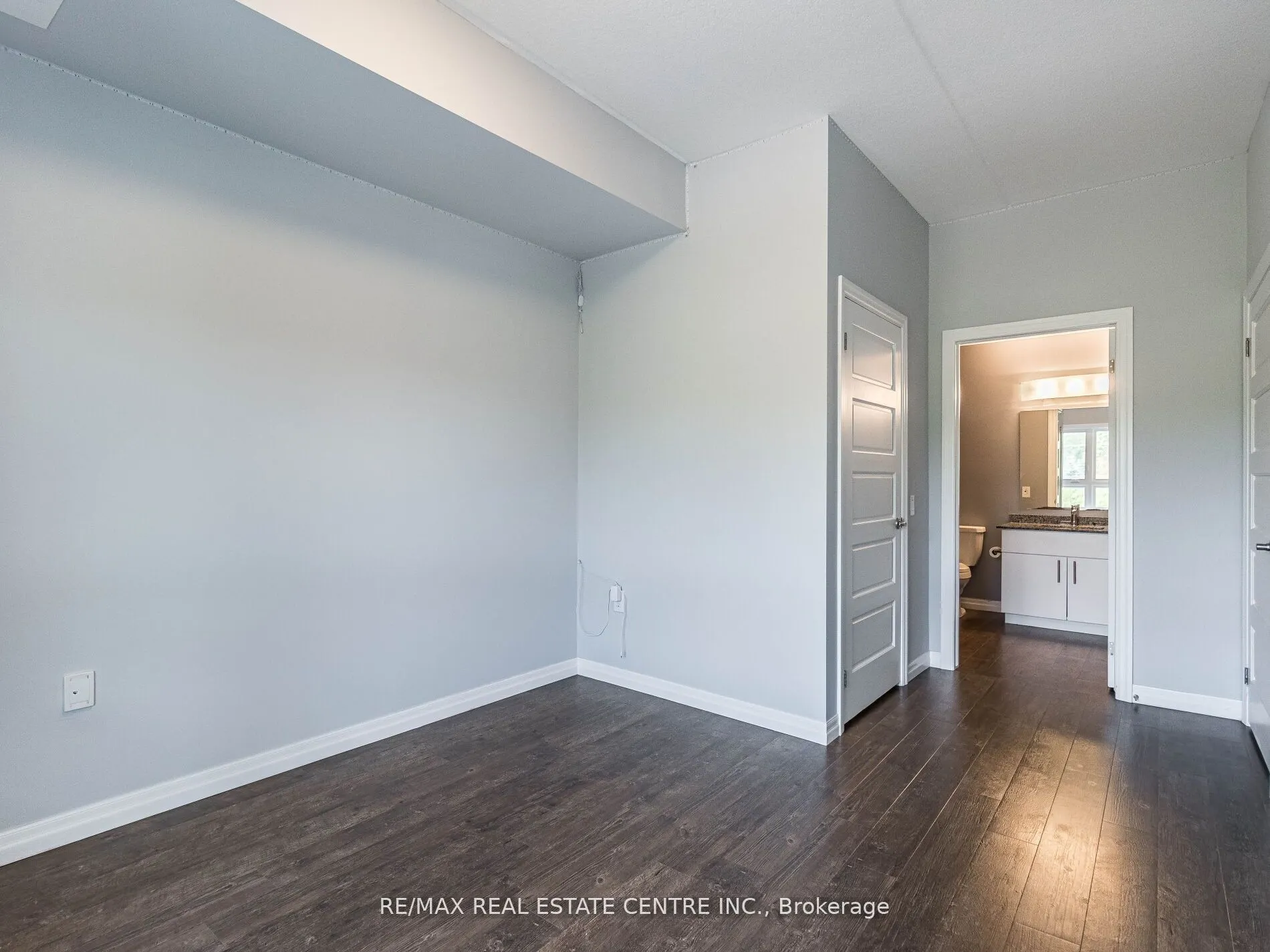 35 Kingsbury Square N, #222