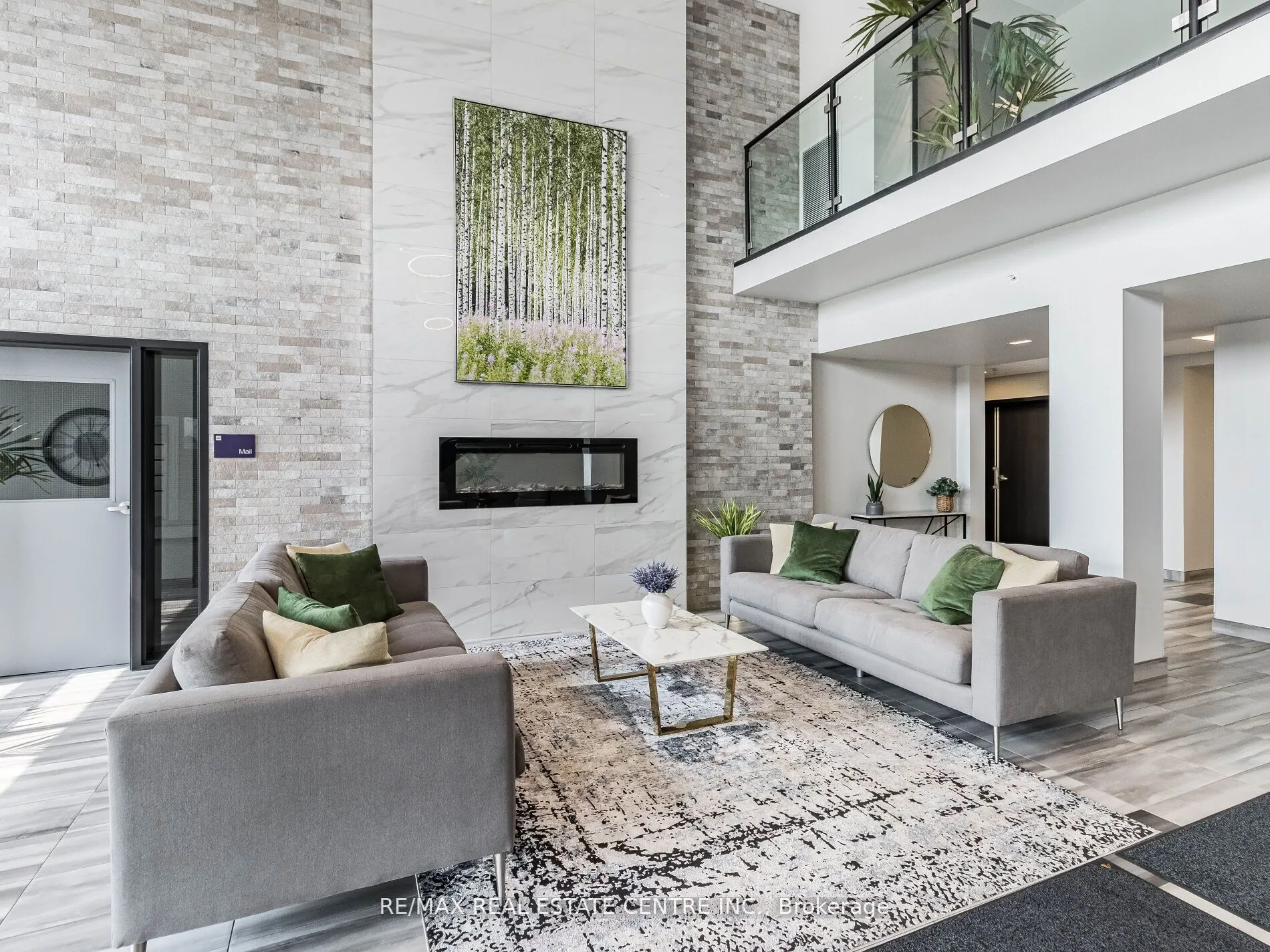 35 Kingsbury Square N, #222