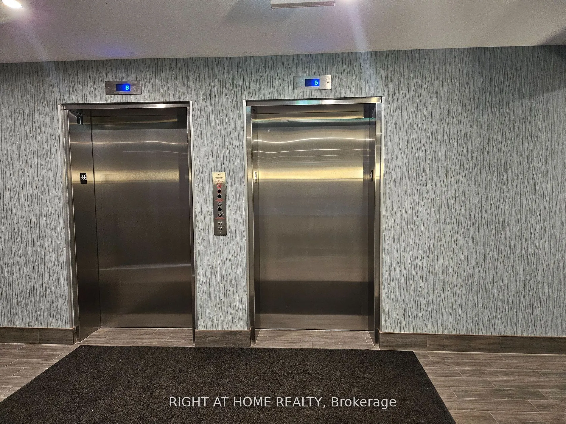 450 Dundas Street E, #912
