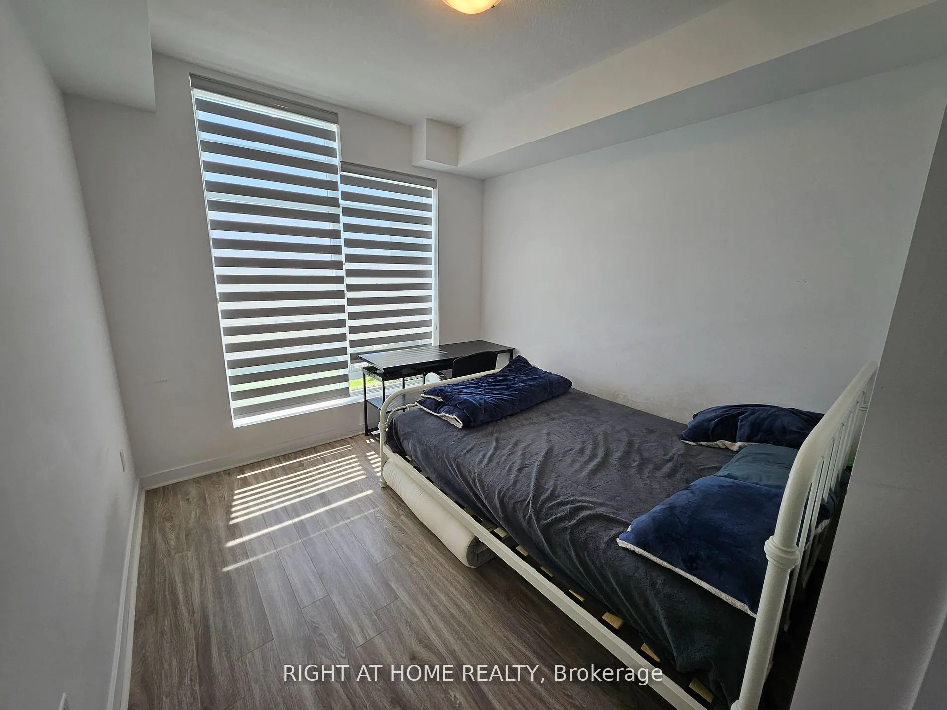 450 Dundas Street E, #912