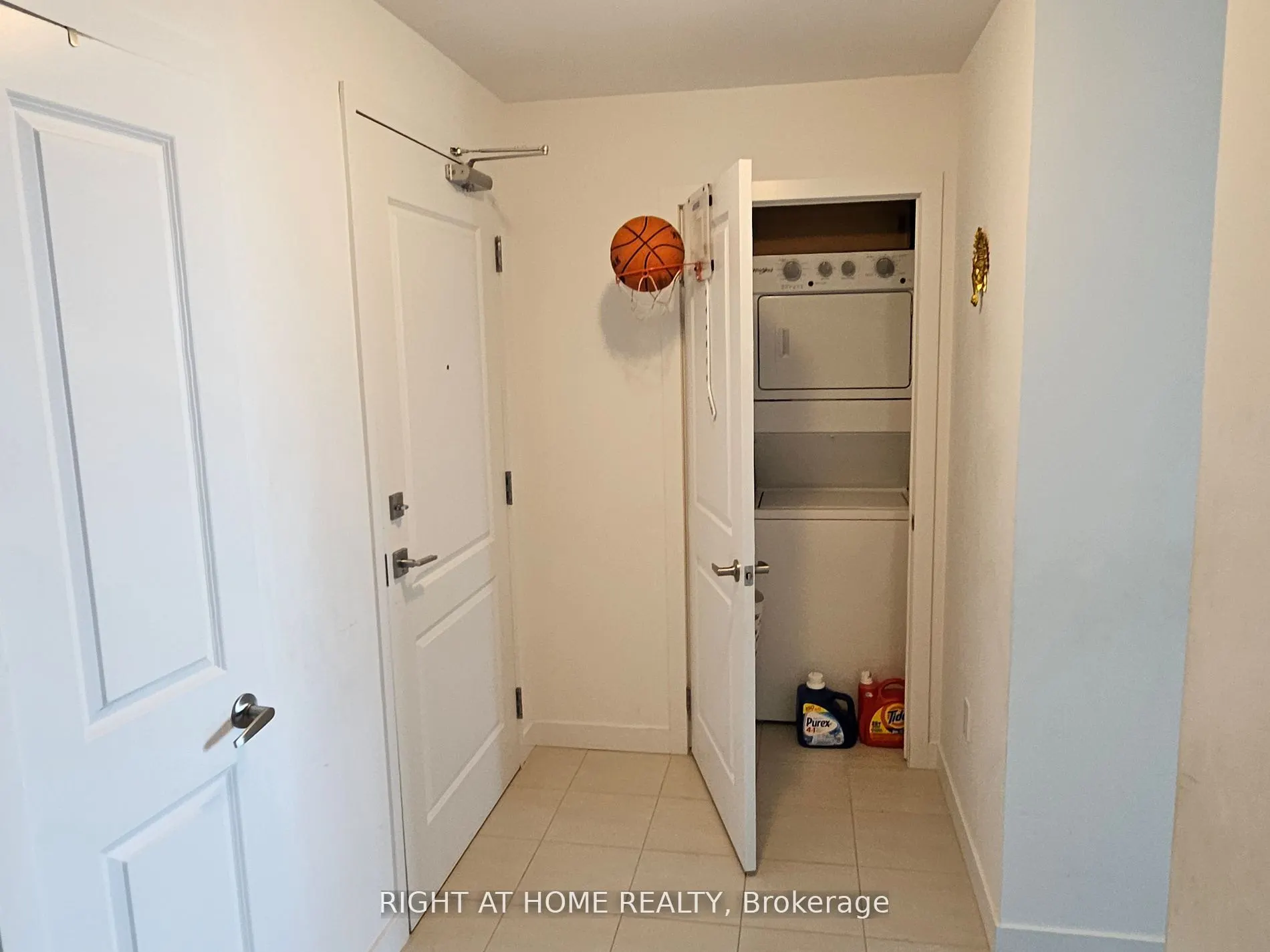 450 Dundas Street E, #912