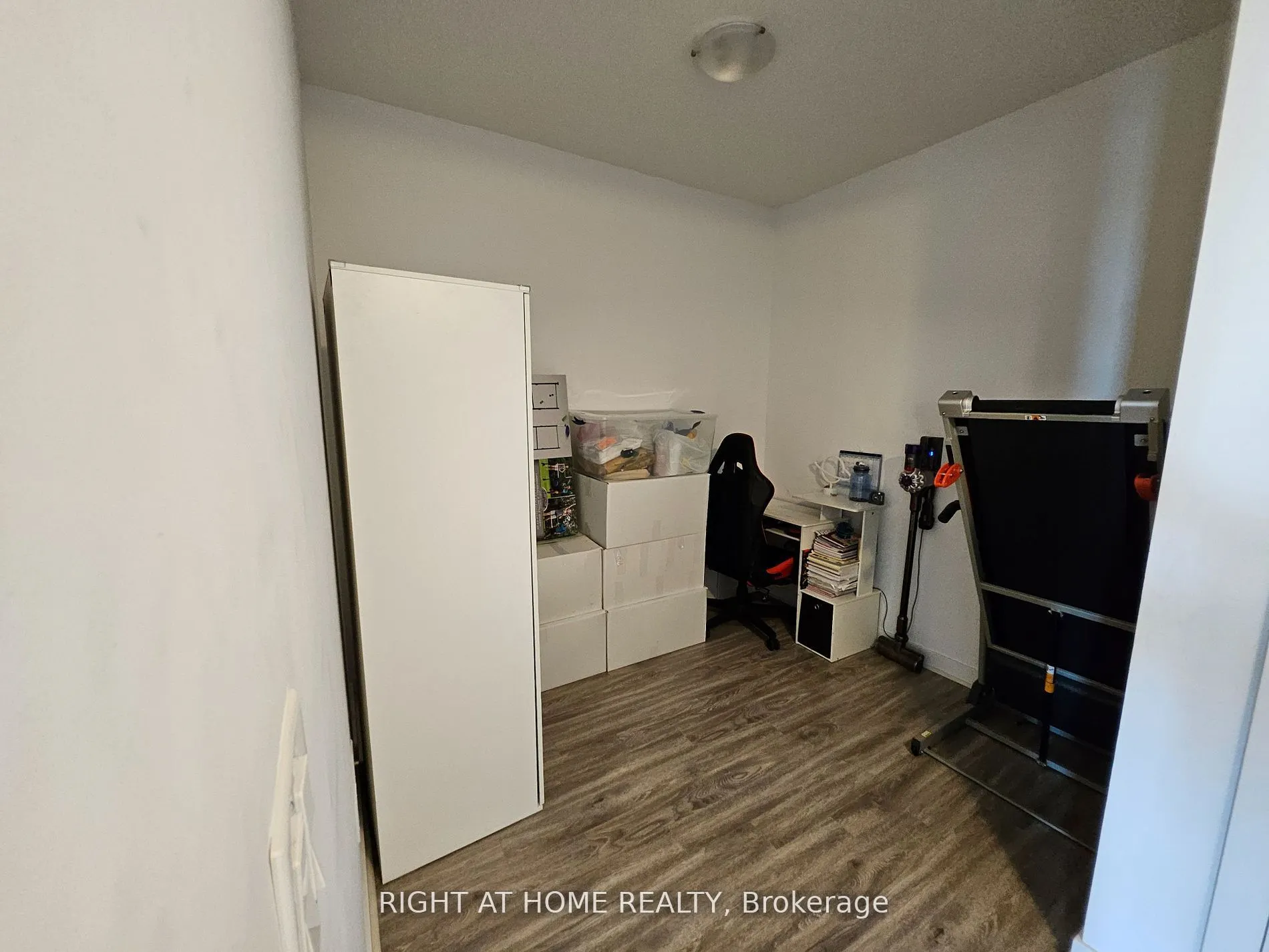 450 Dundas Street E, #912
