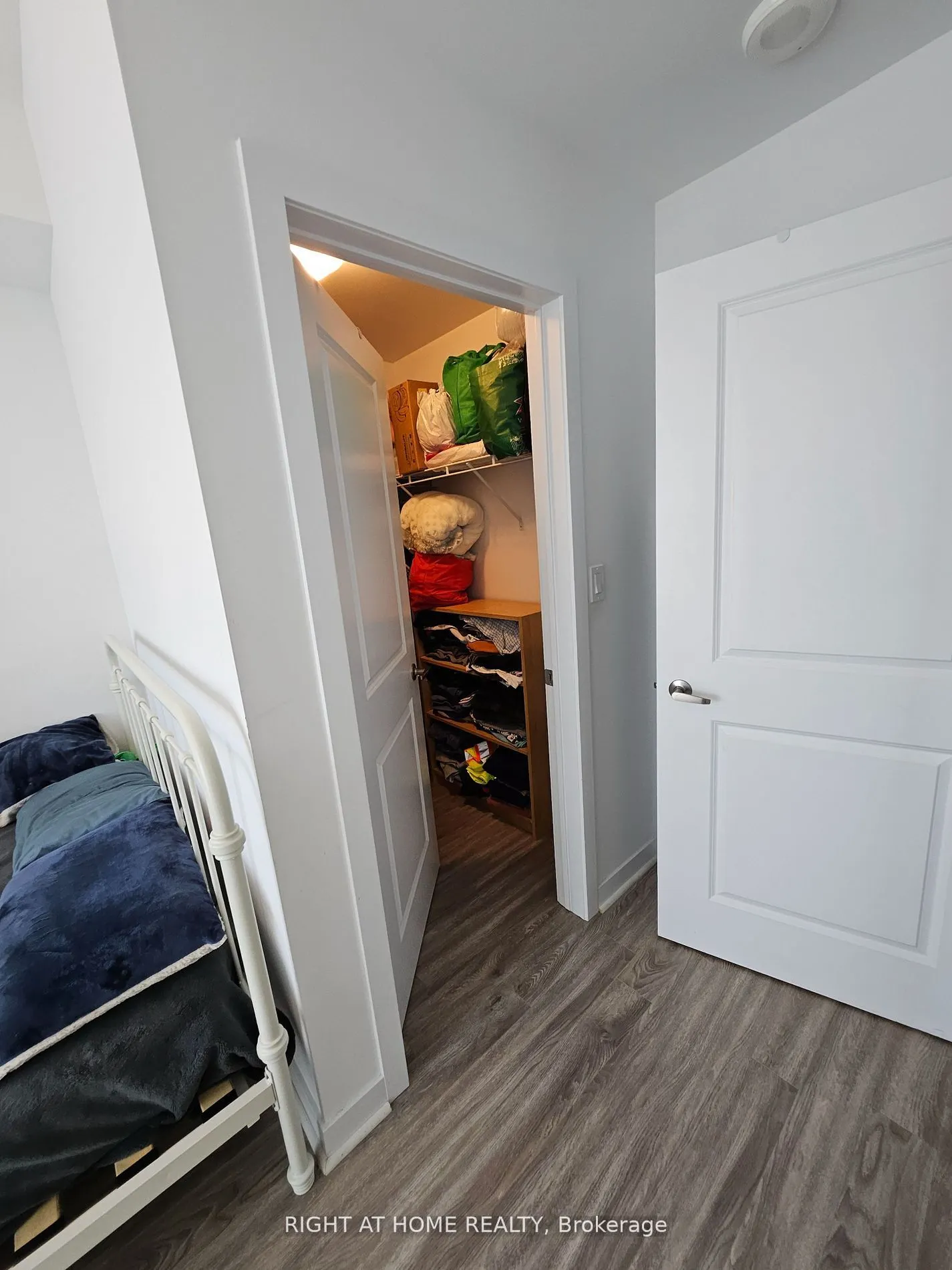 450 Dundas Street E, #912