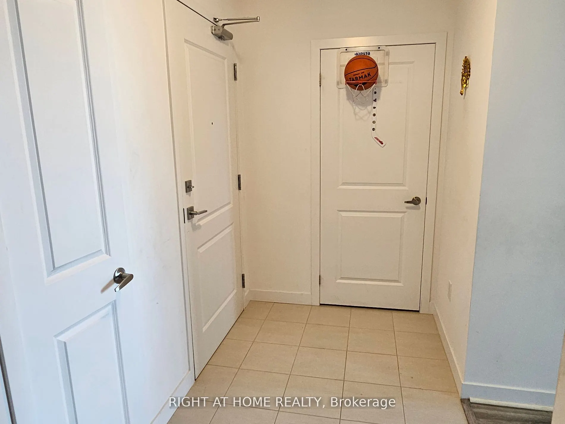 450 Dundas Street E, #912