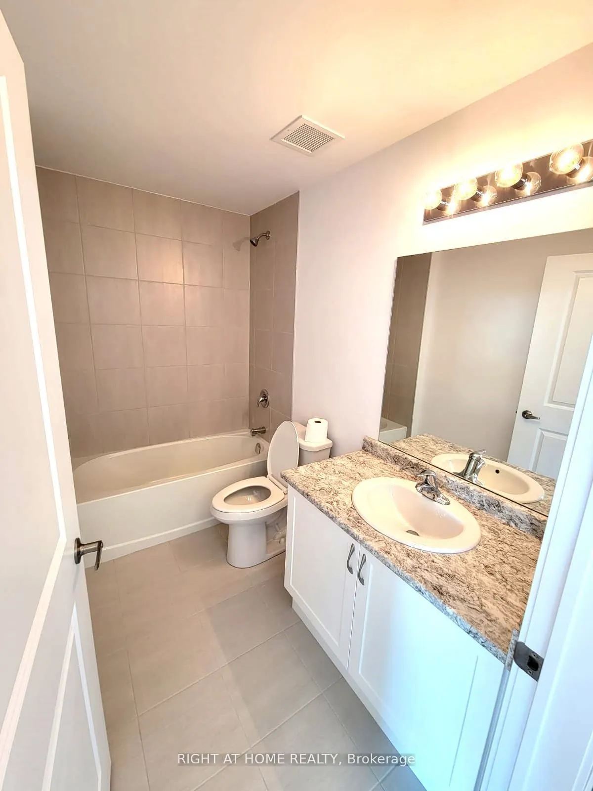 450 Dundas Street E, #912
