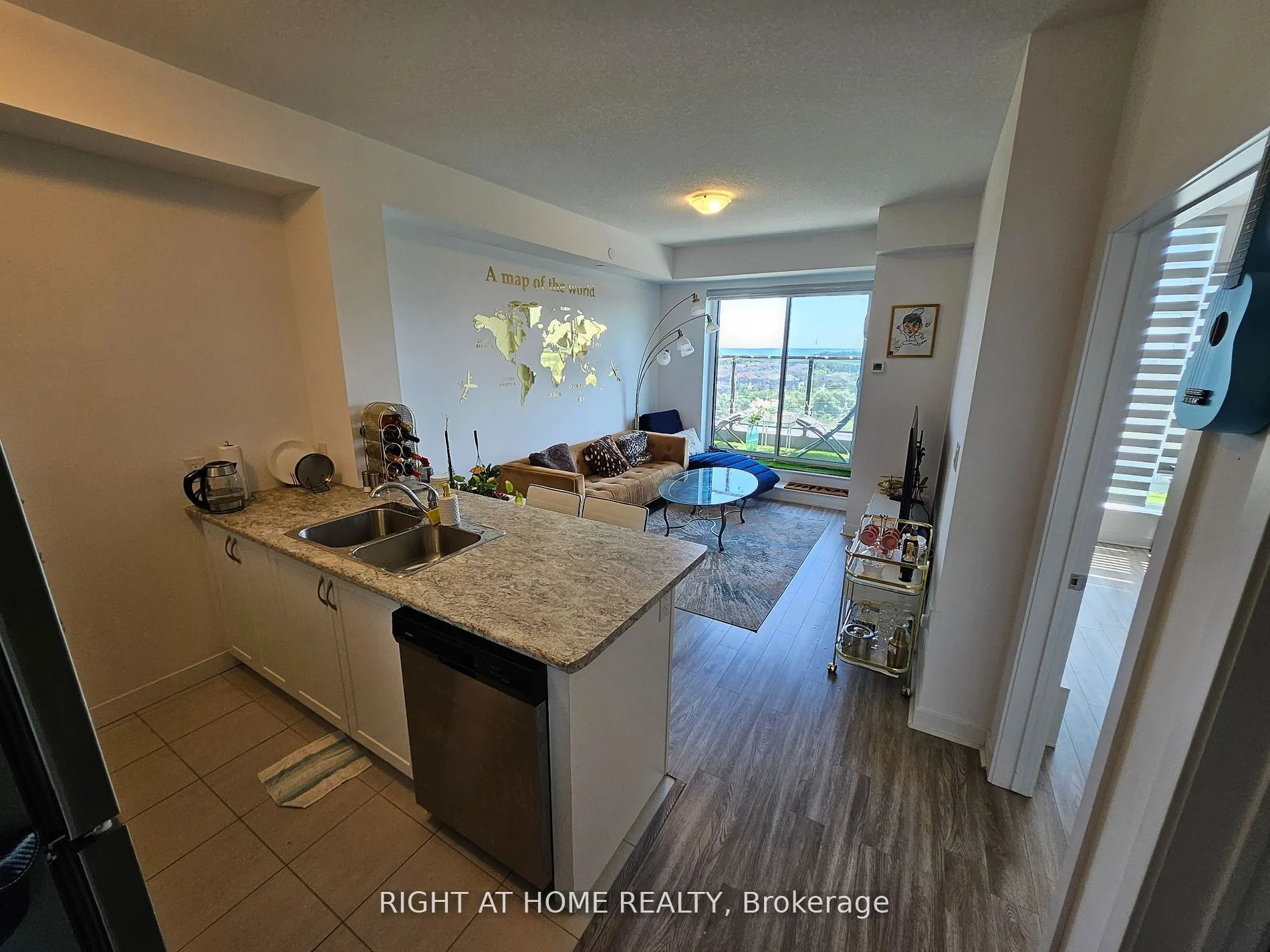 450 Dundas Street E, #912