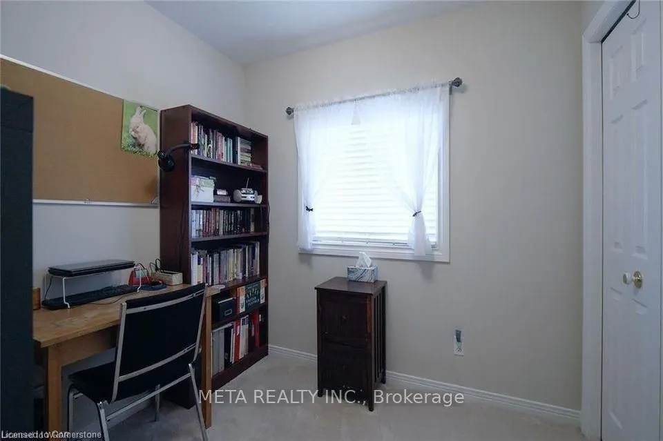 90 PENELOPE Drive W