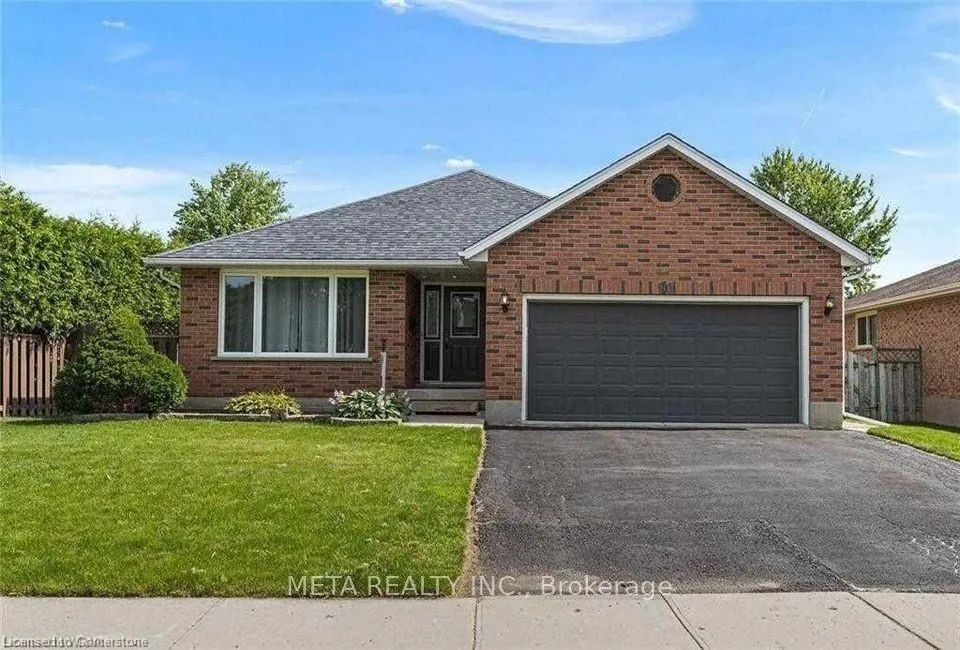 90 PENELOPE Drive W