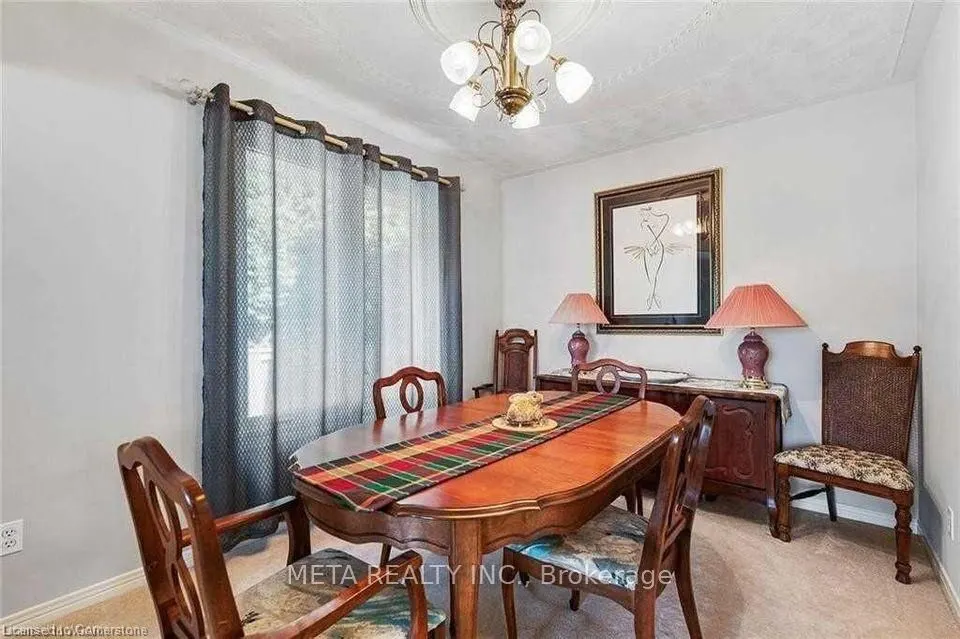 90 PENELOPE Drive W