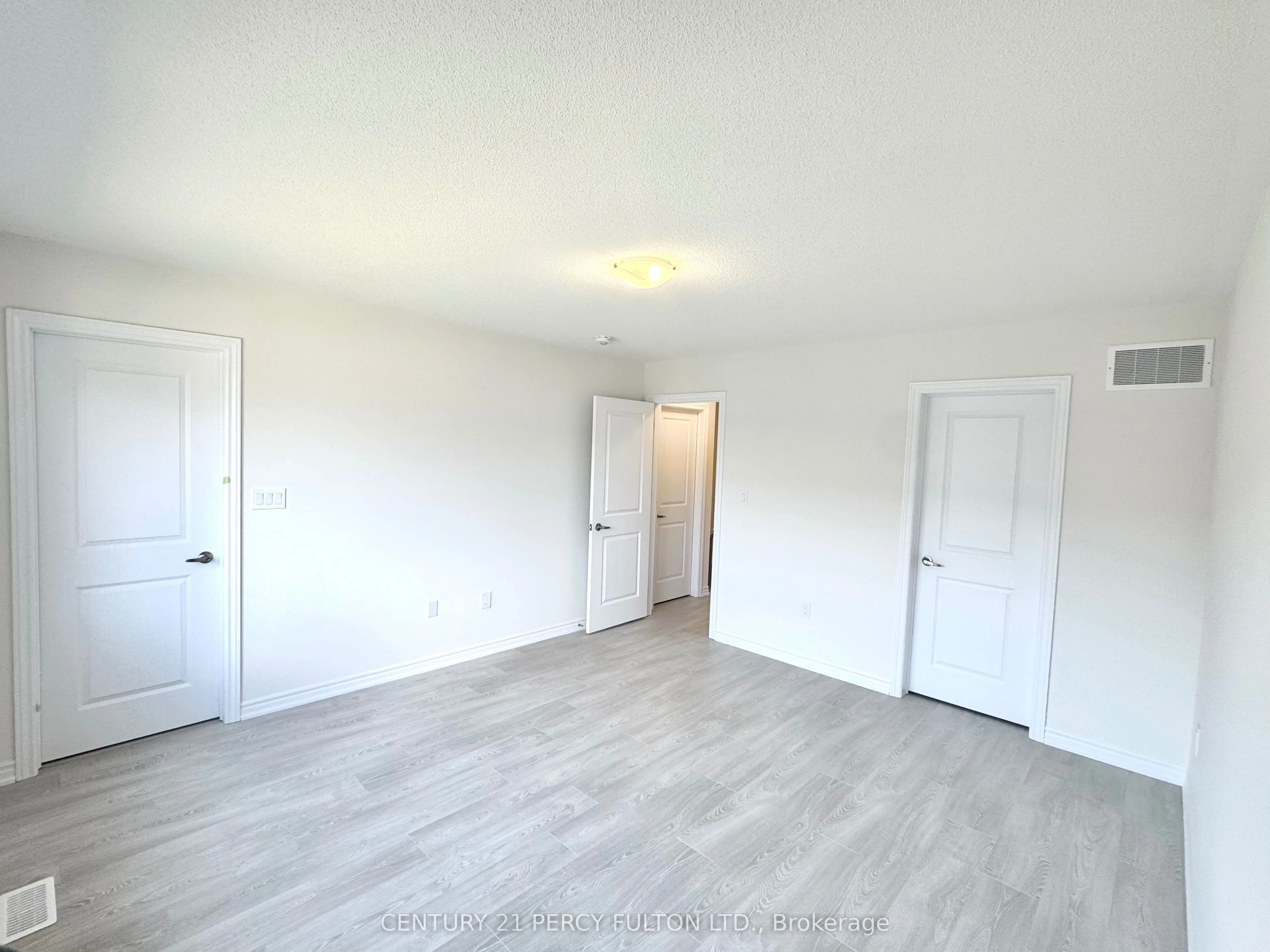 48 Hicking Lane
