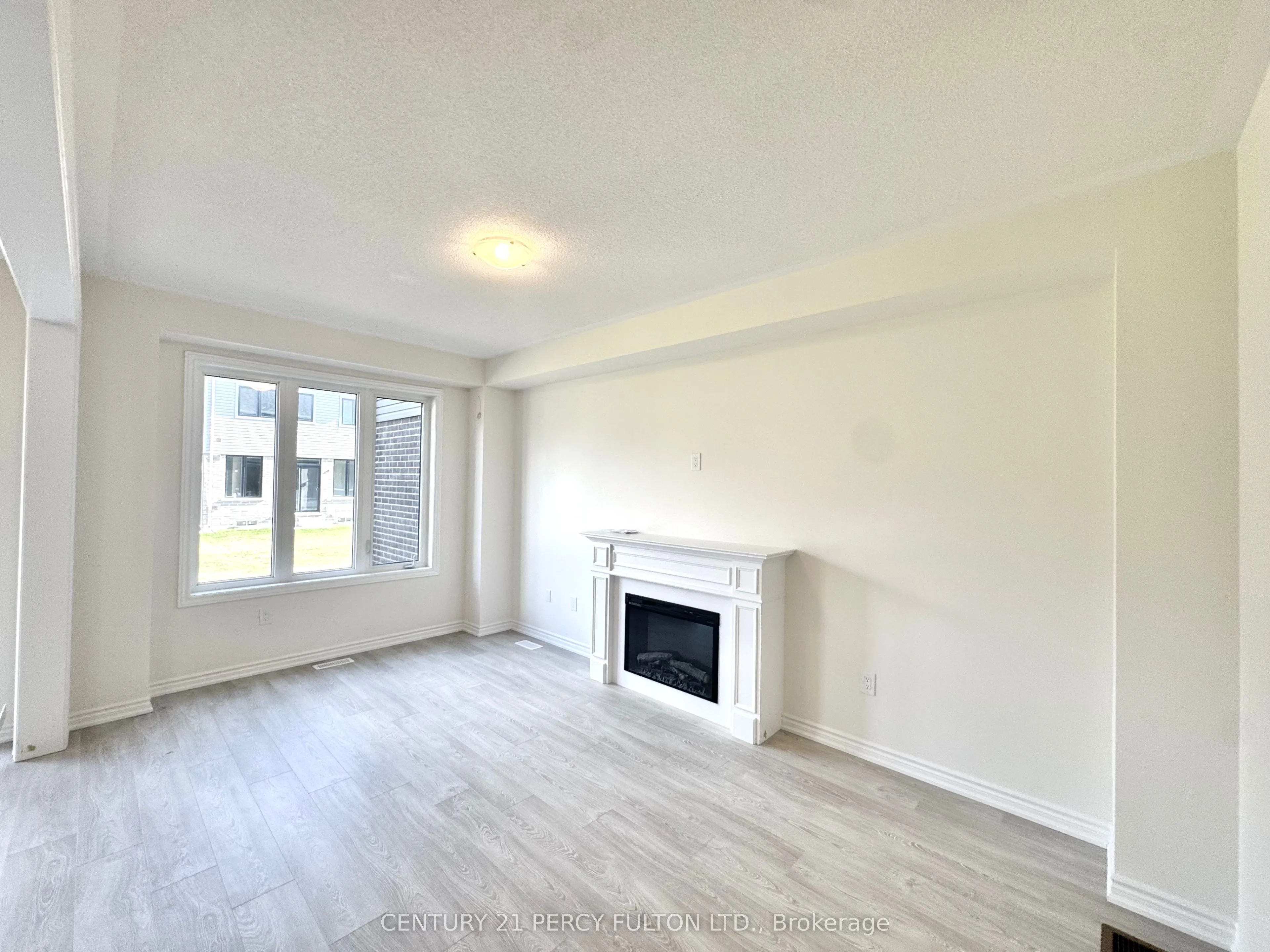 48 Hicking Lane