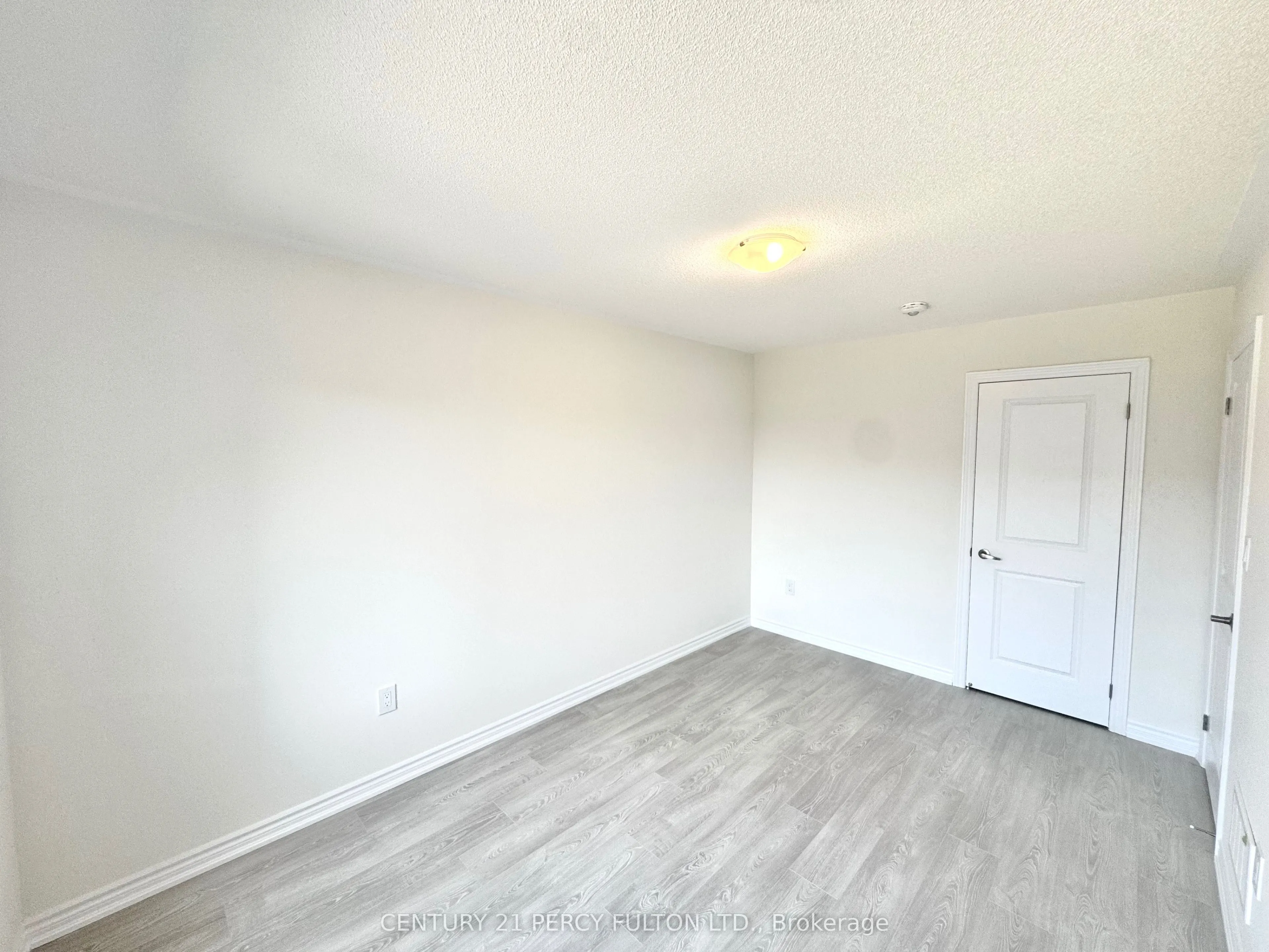 48 Hicking Lane