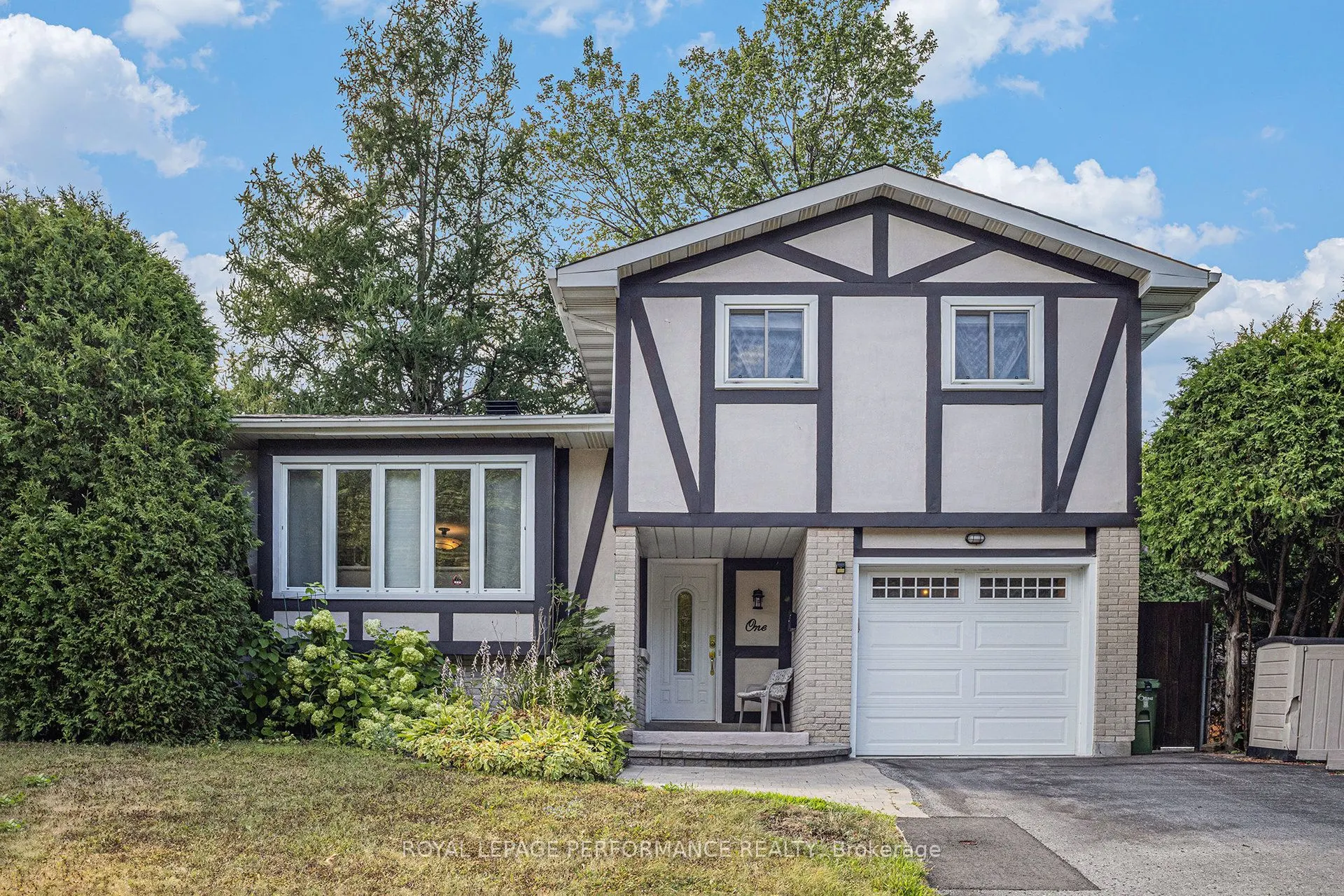 1 Wedgewood Crescent