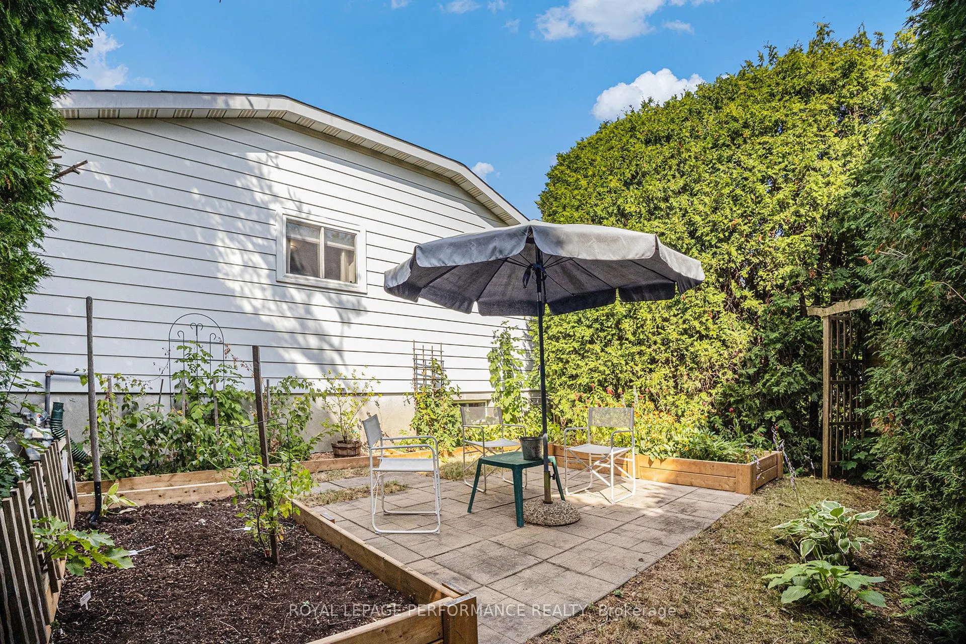 1 Wedgewood Crescent