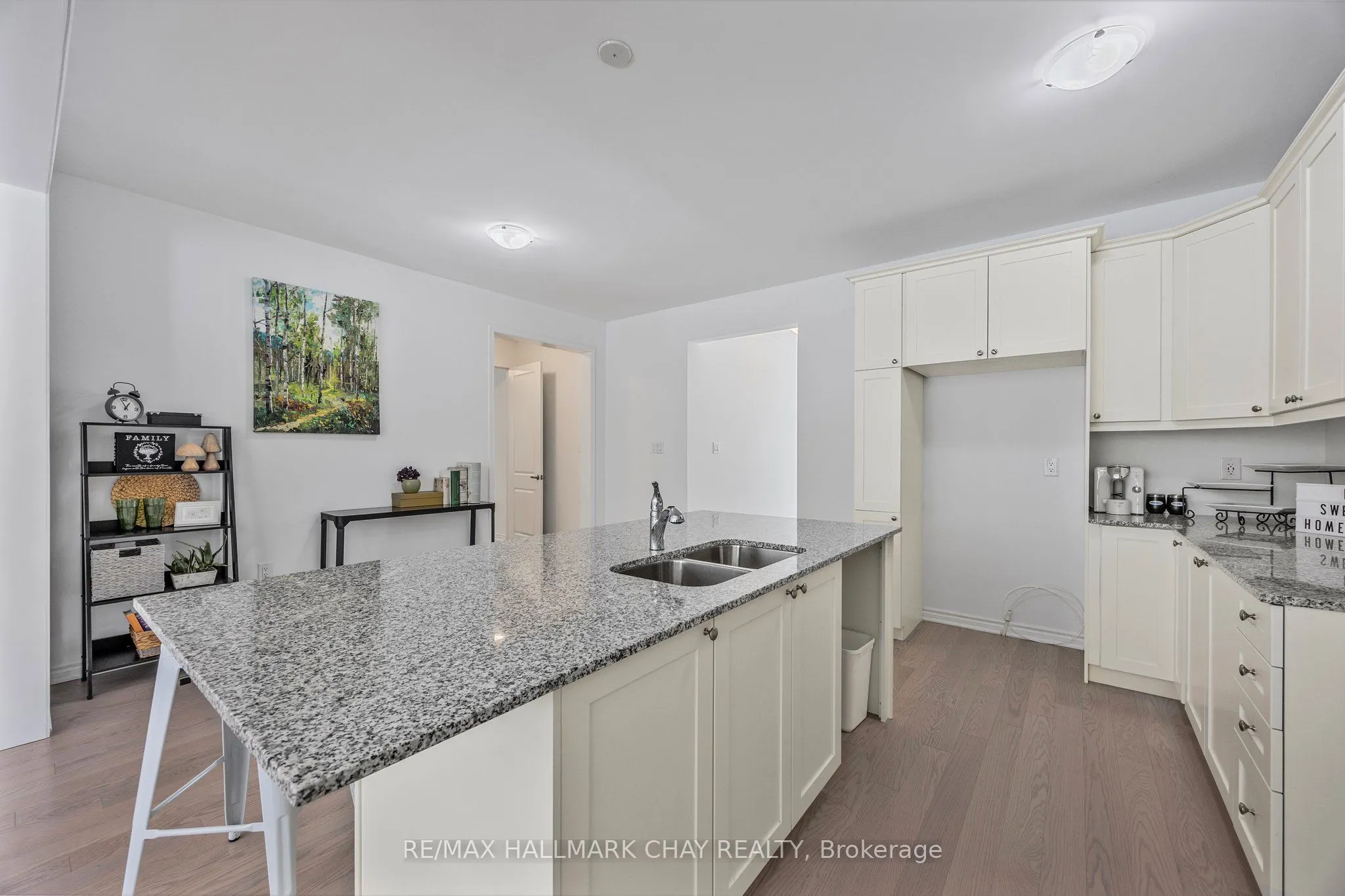 12 Dyer Crescent