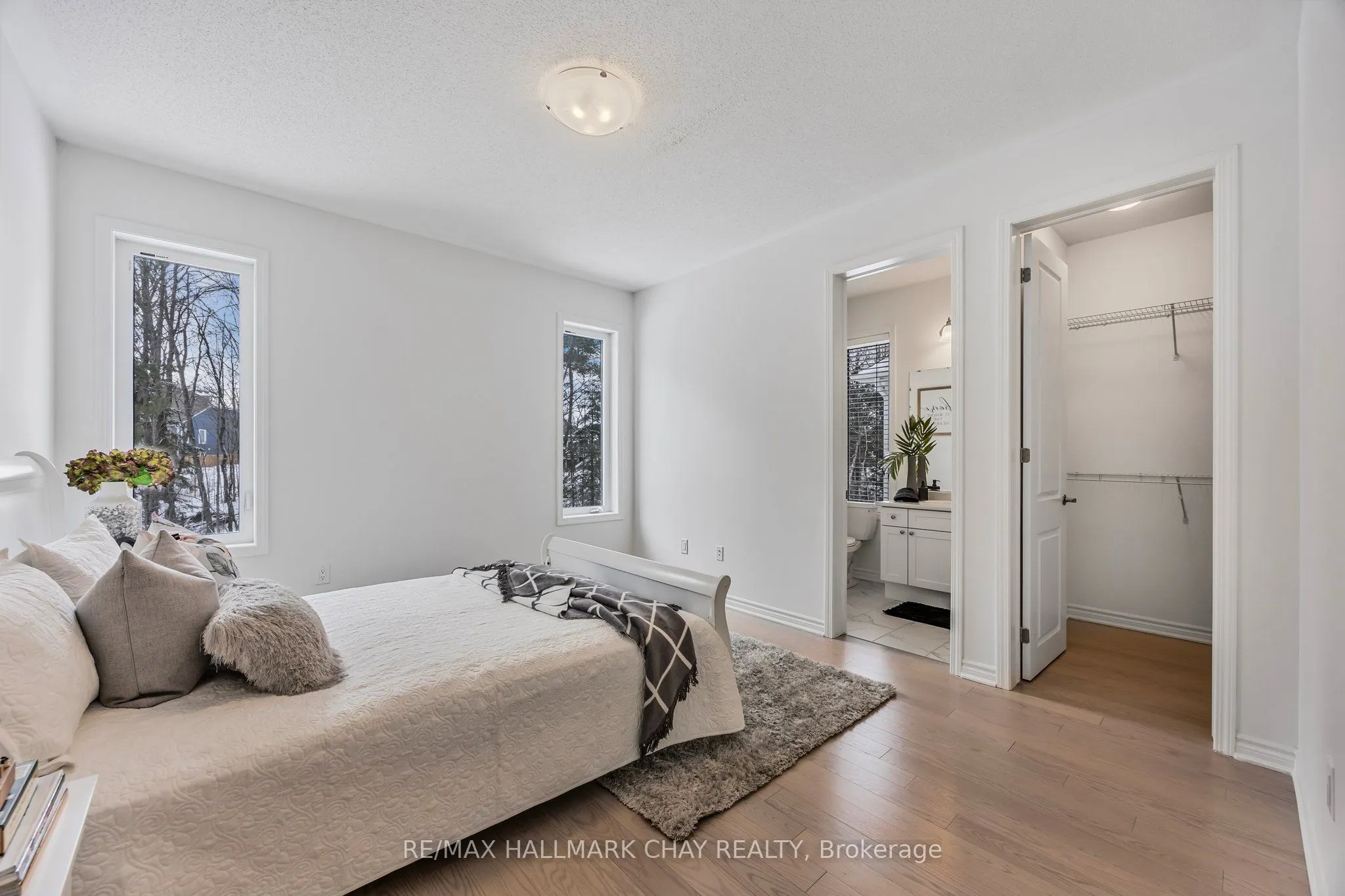 12 Dyer Crescent