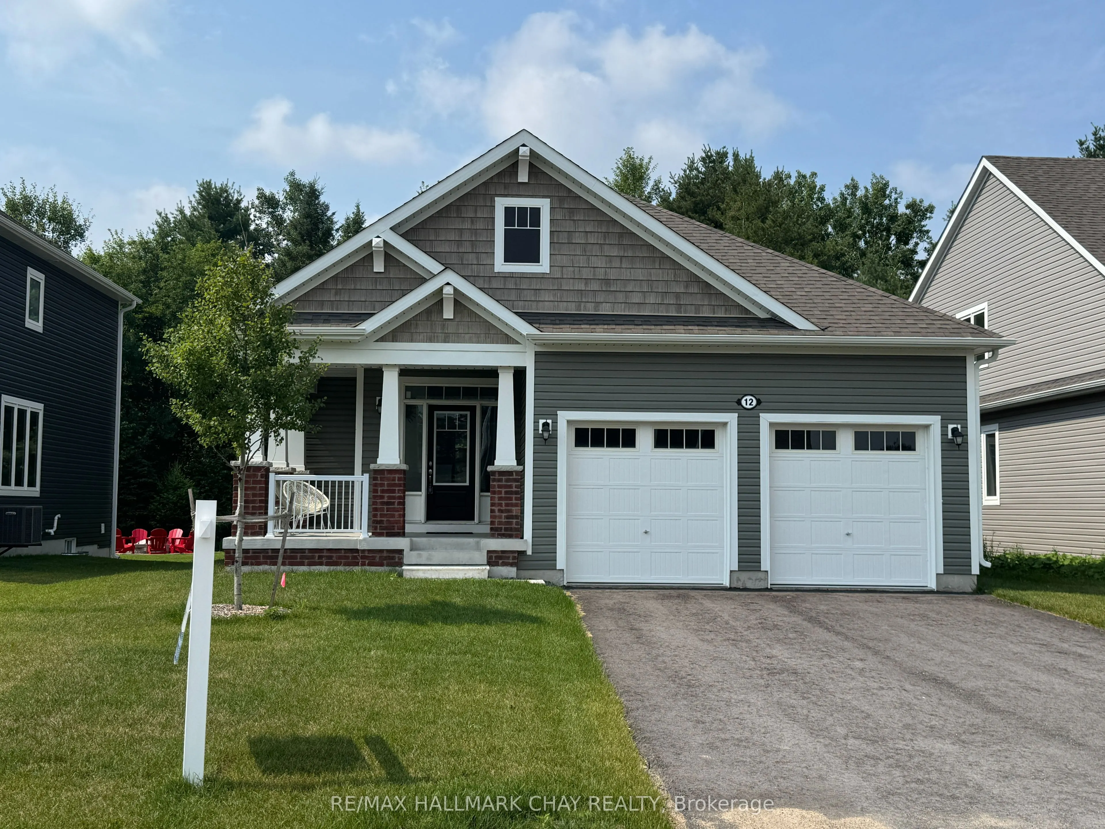12 Dyer Crescent
