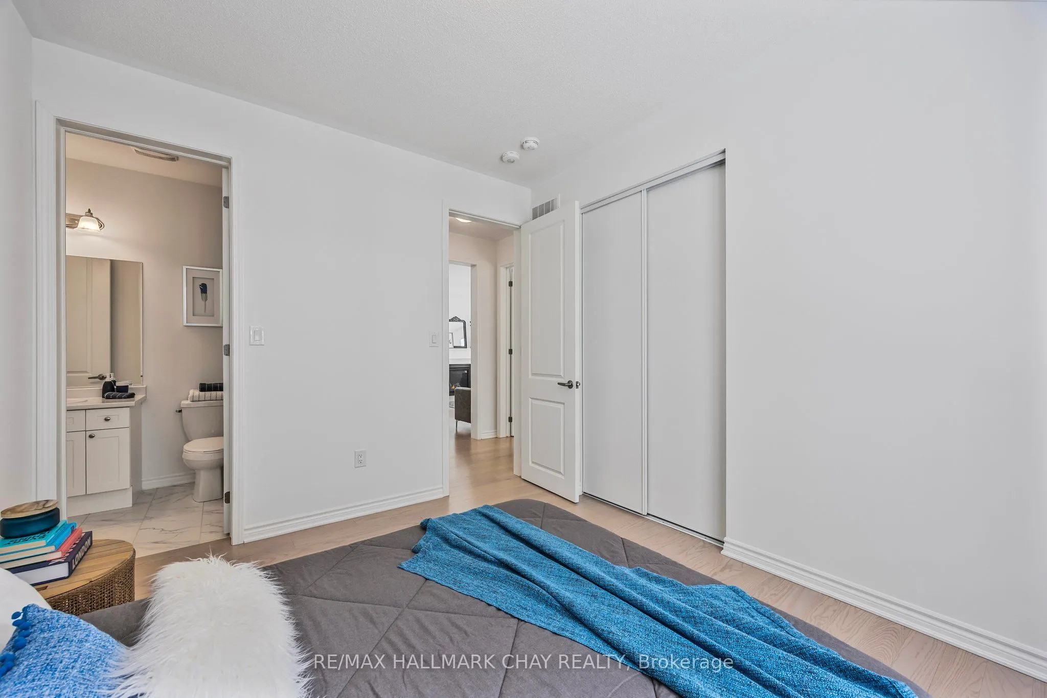 12 Dyer Crescent