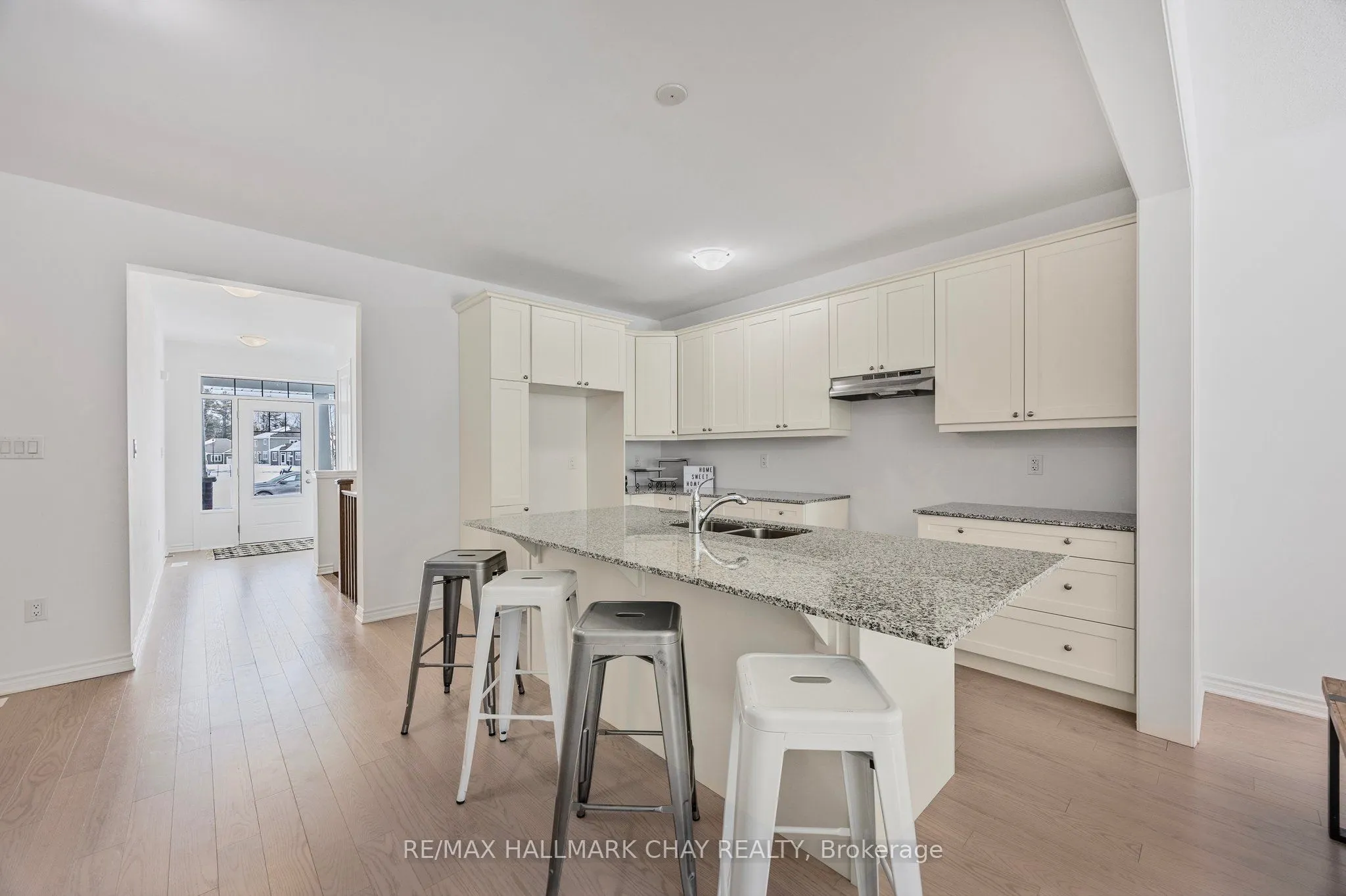 12 Dyer Crescent