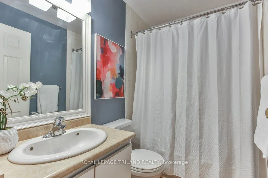 285 QUEENS Avenue, #101