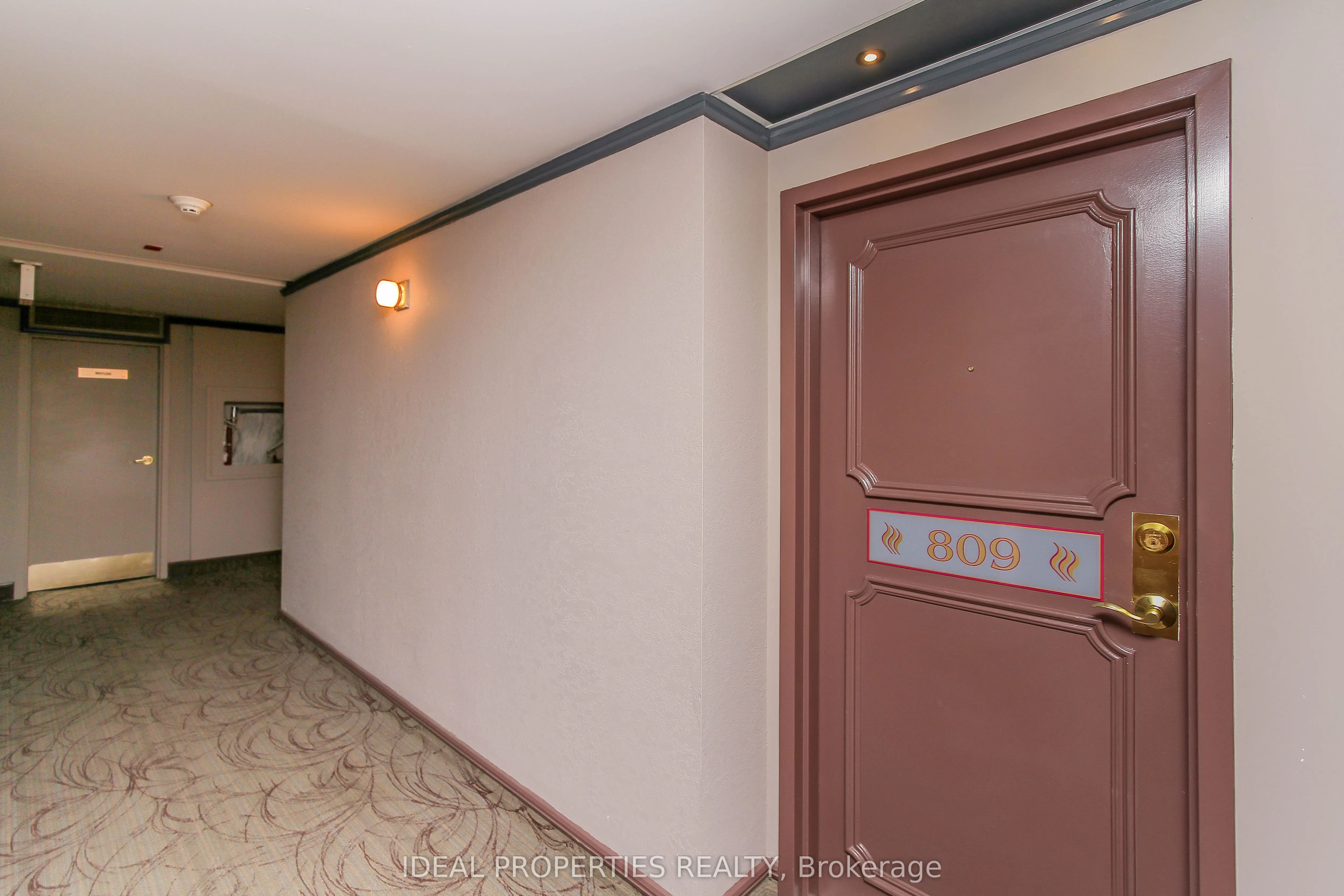 100 Grant Carman Drive N, #809
