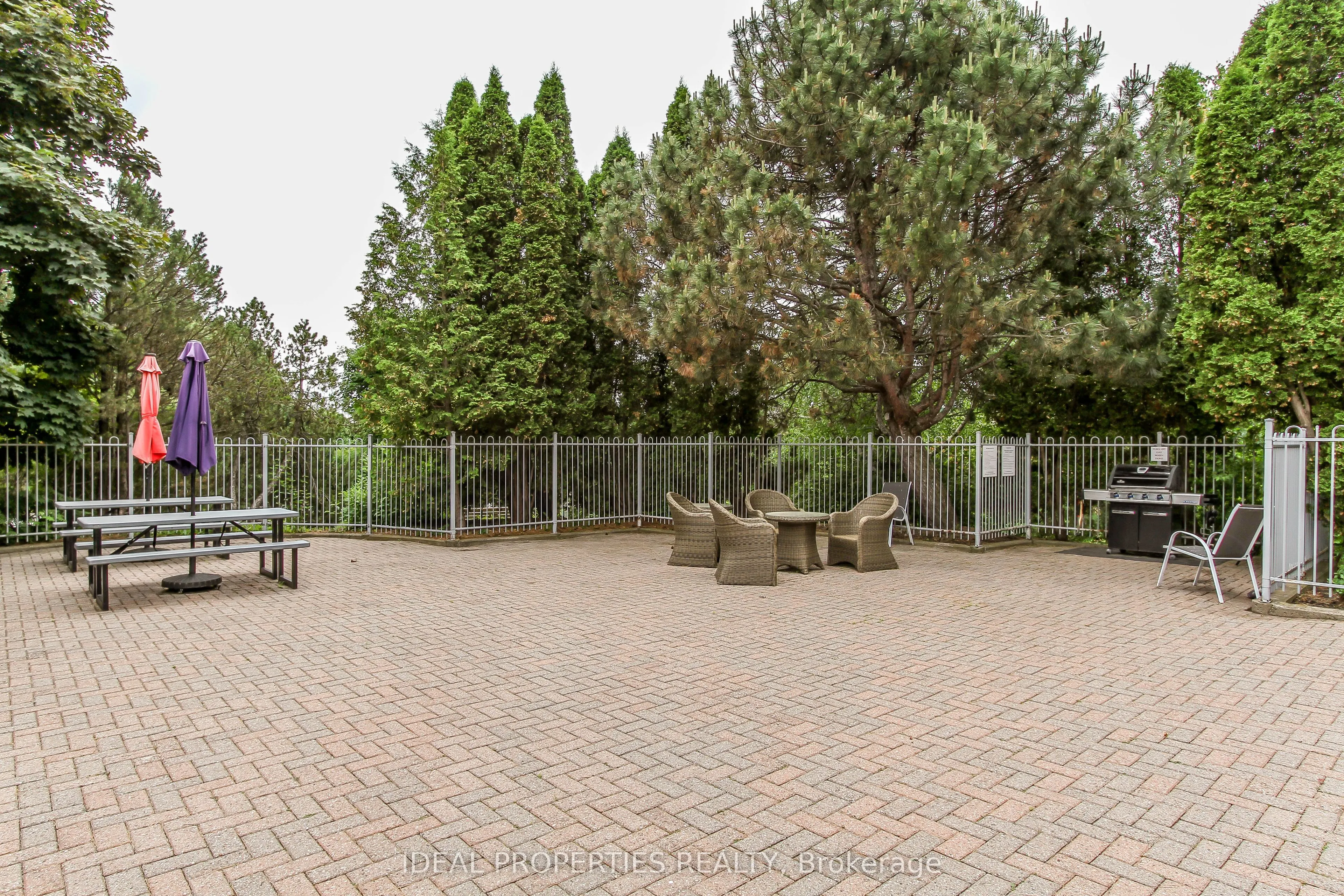 100 Grant Carman Drive N, #809