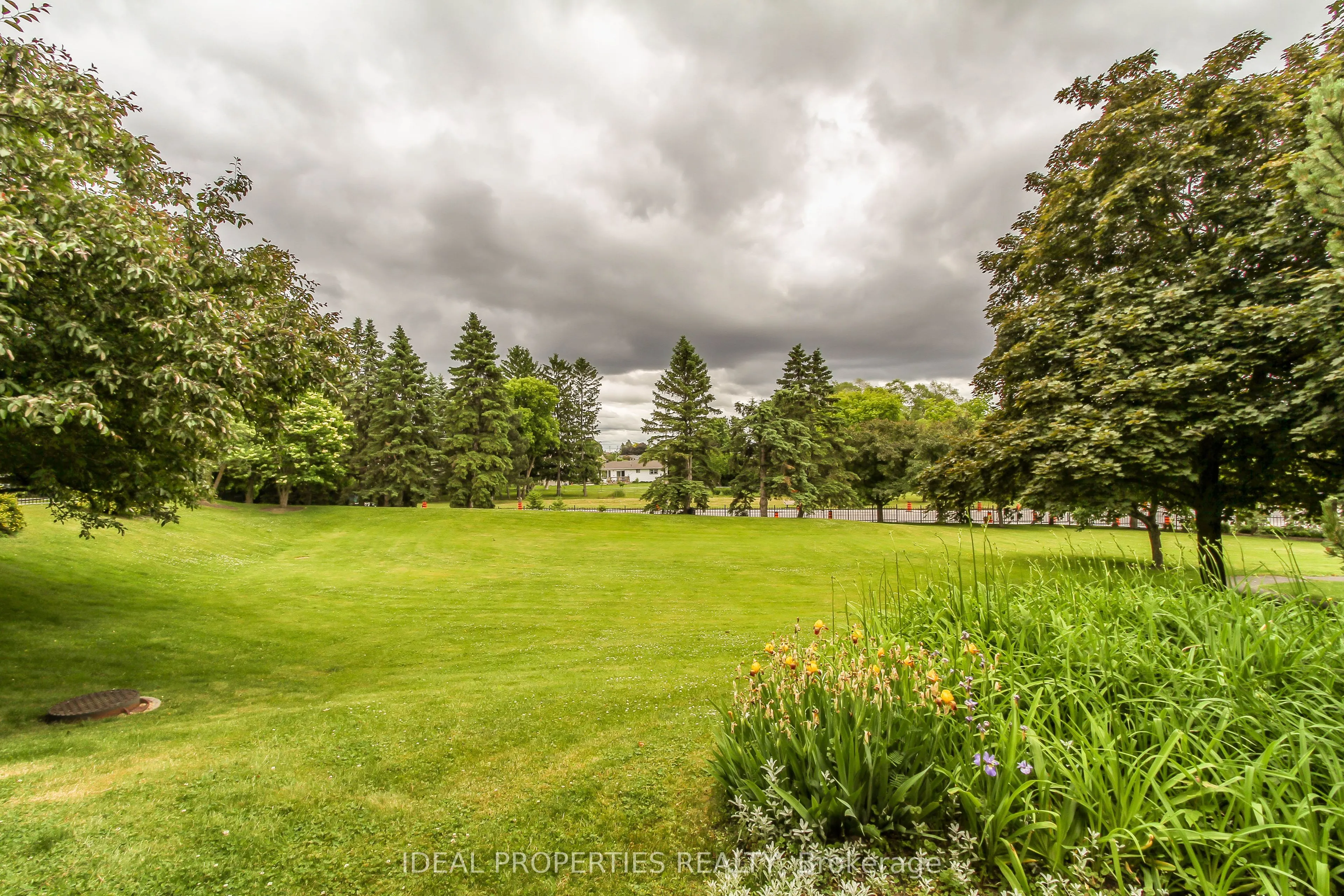 100 Grant Carman Drive N, #809