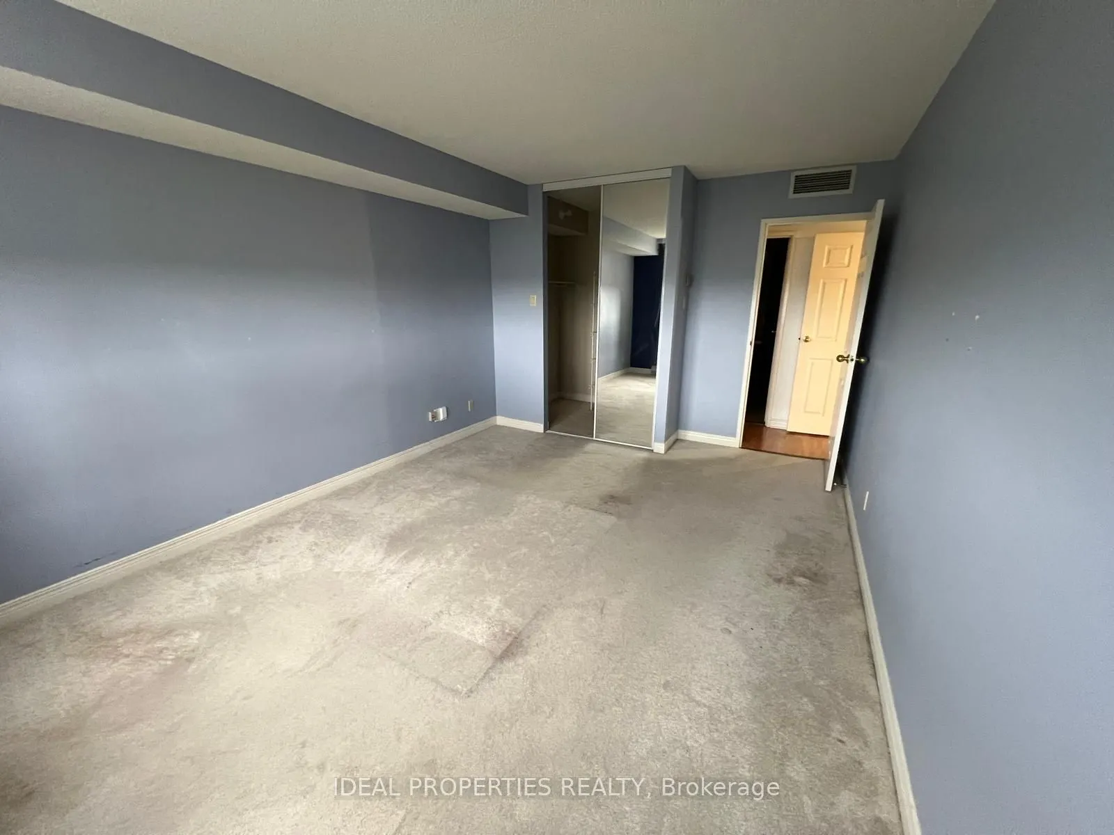 100 Grant Carman Drive N, #809
