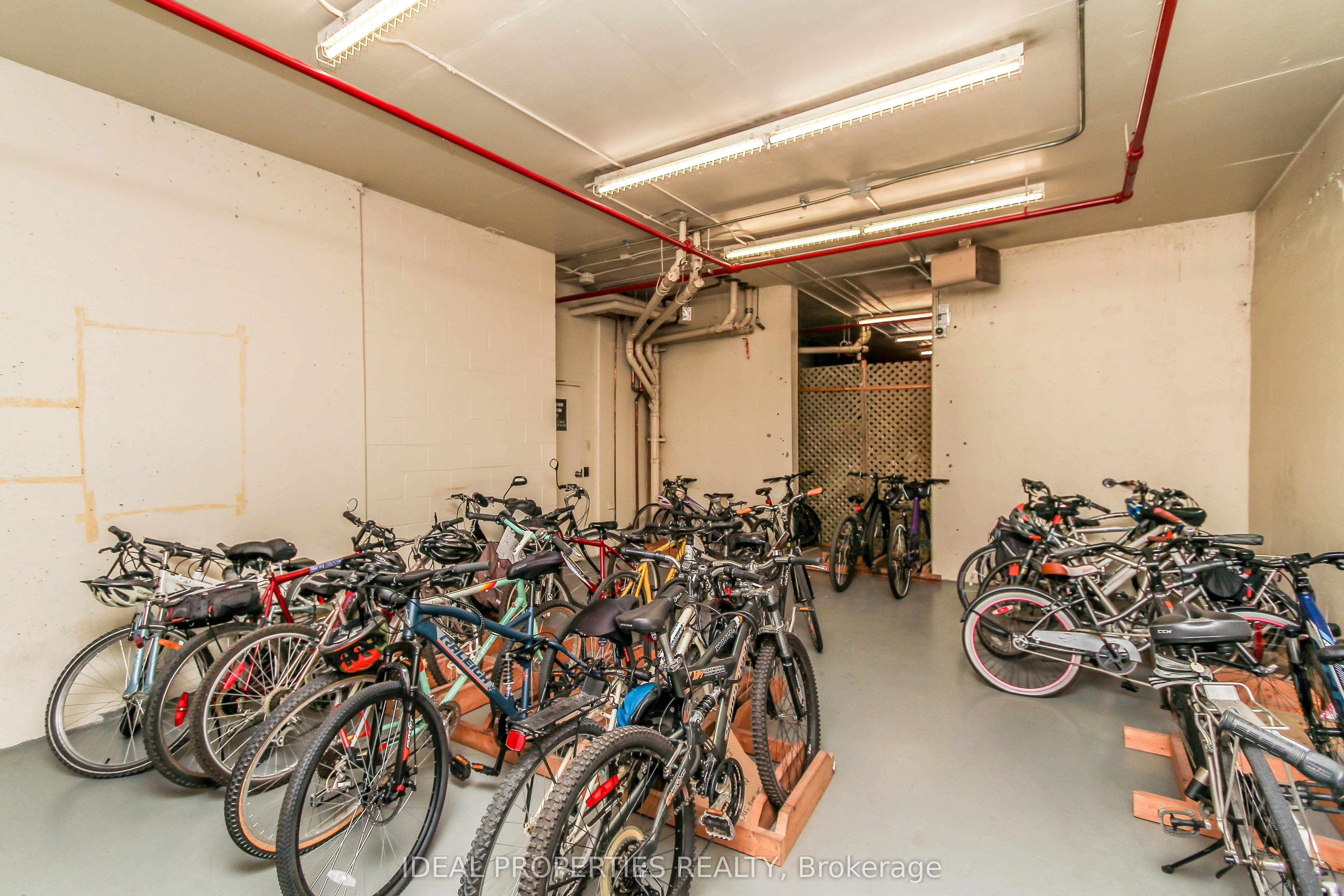 100 Grant Carman Drive N, #809