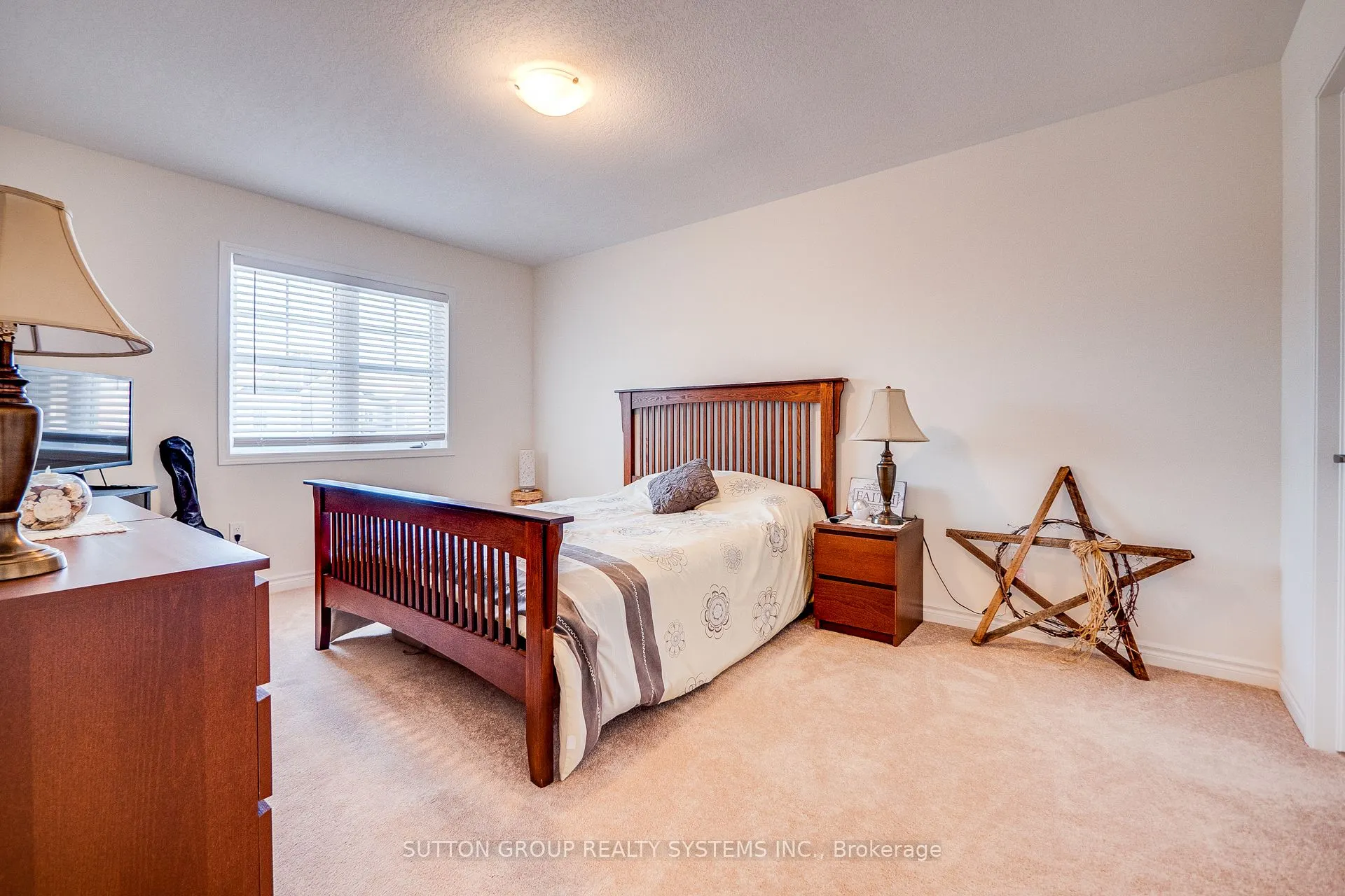 63 Wannamaker Crescent