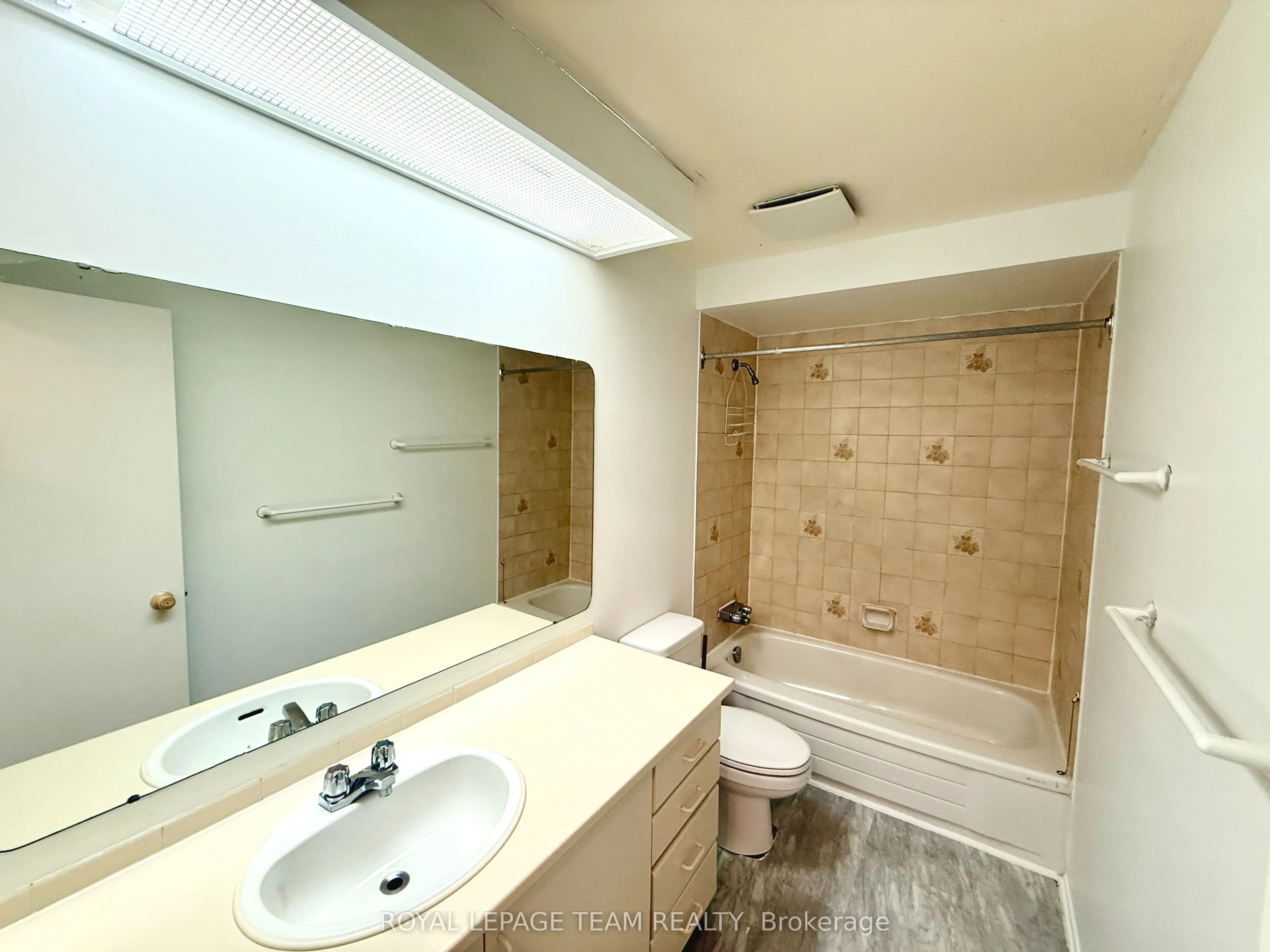14 Castlebrook Lane, #A
