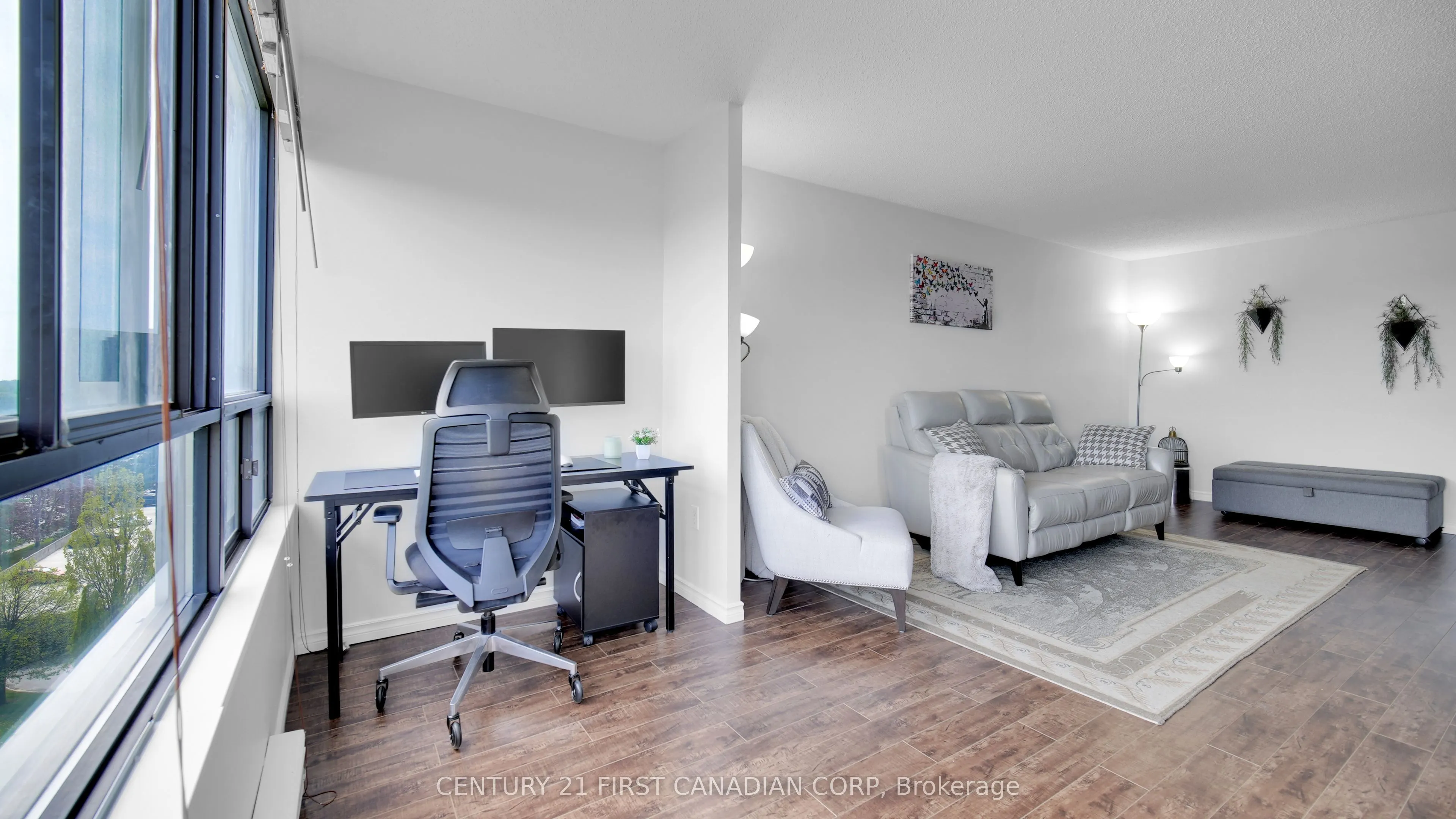 1600 Adelaide Street, #811