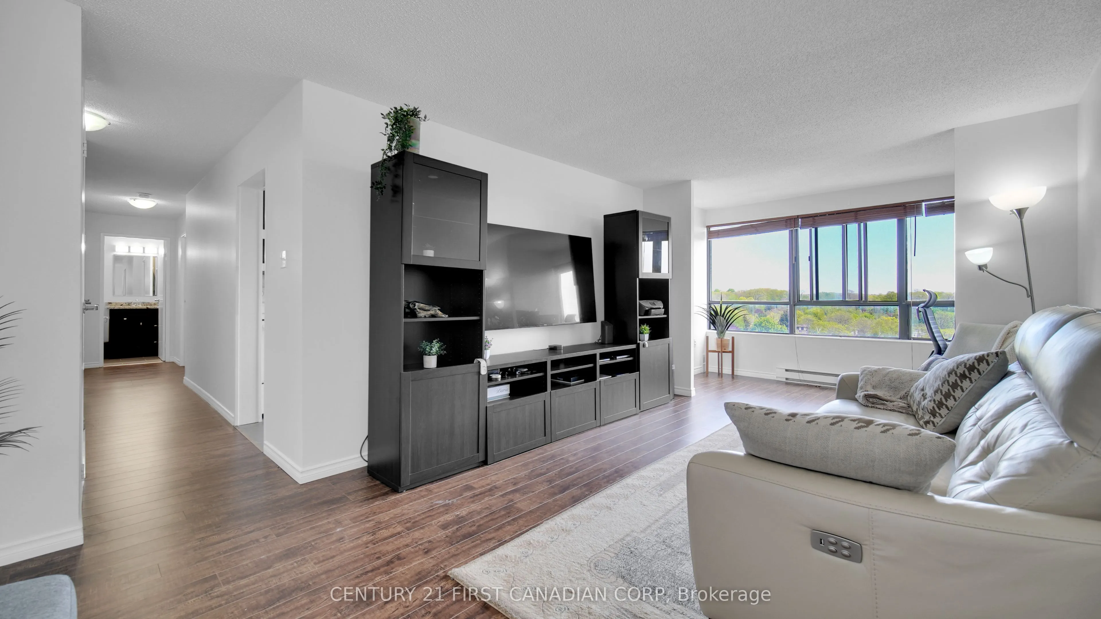 1600 Adelaide Street, #811