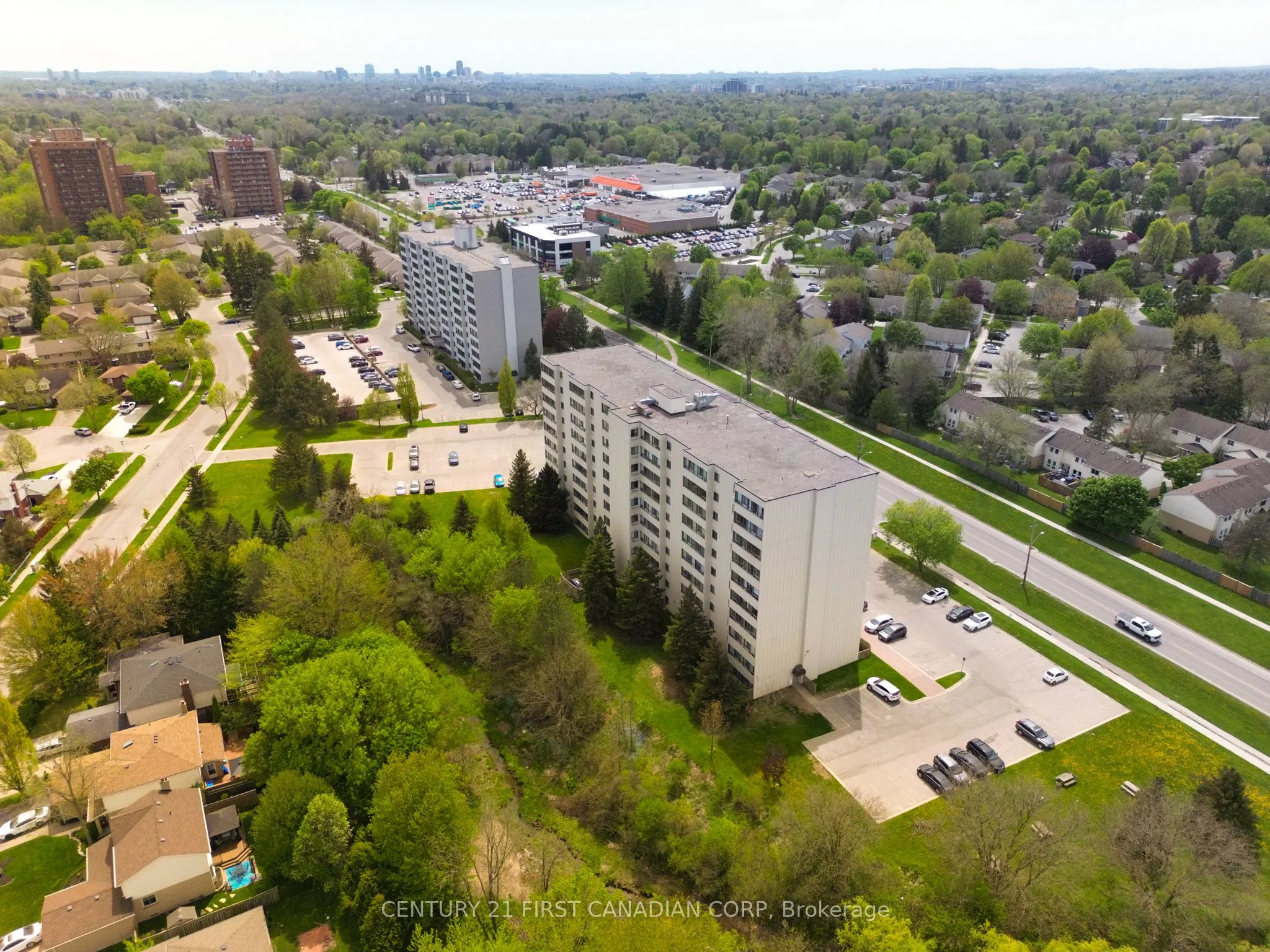1600 Adelaide Street, #811