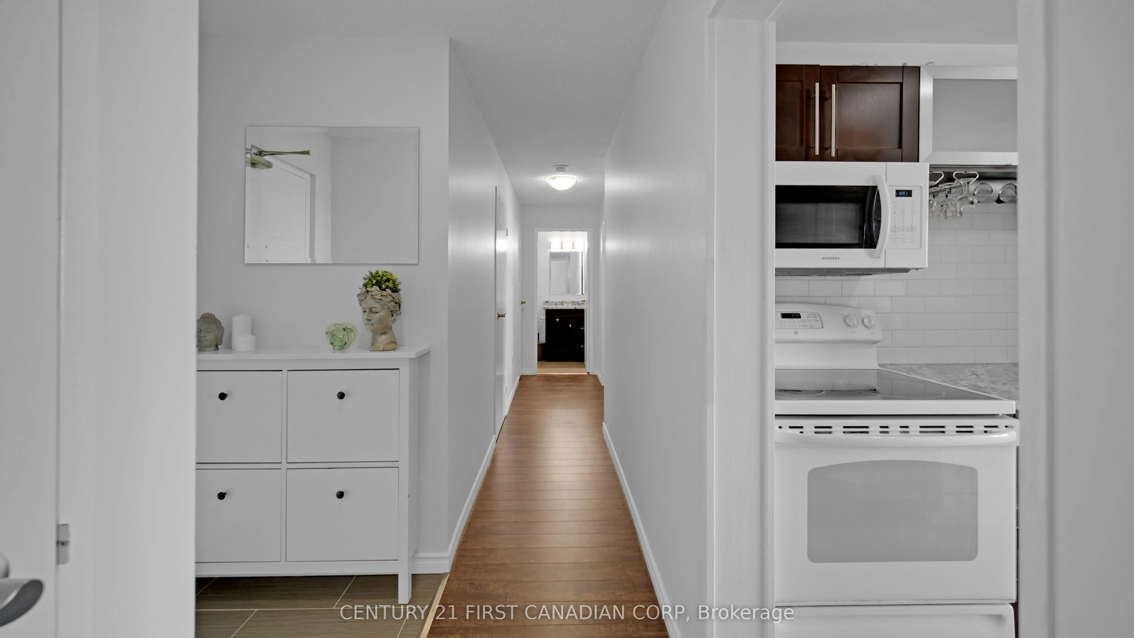 1600 Adelaide Street, #811
